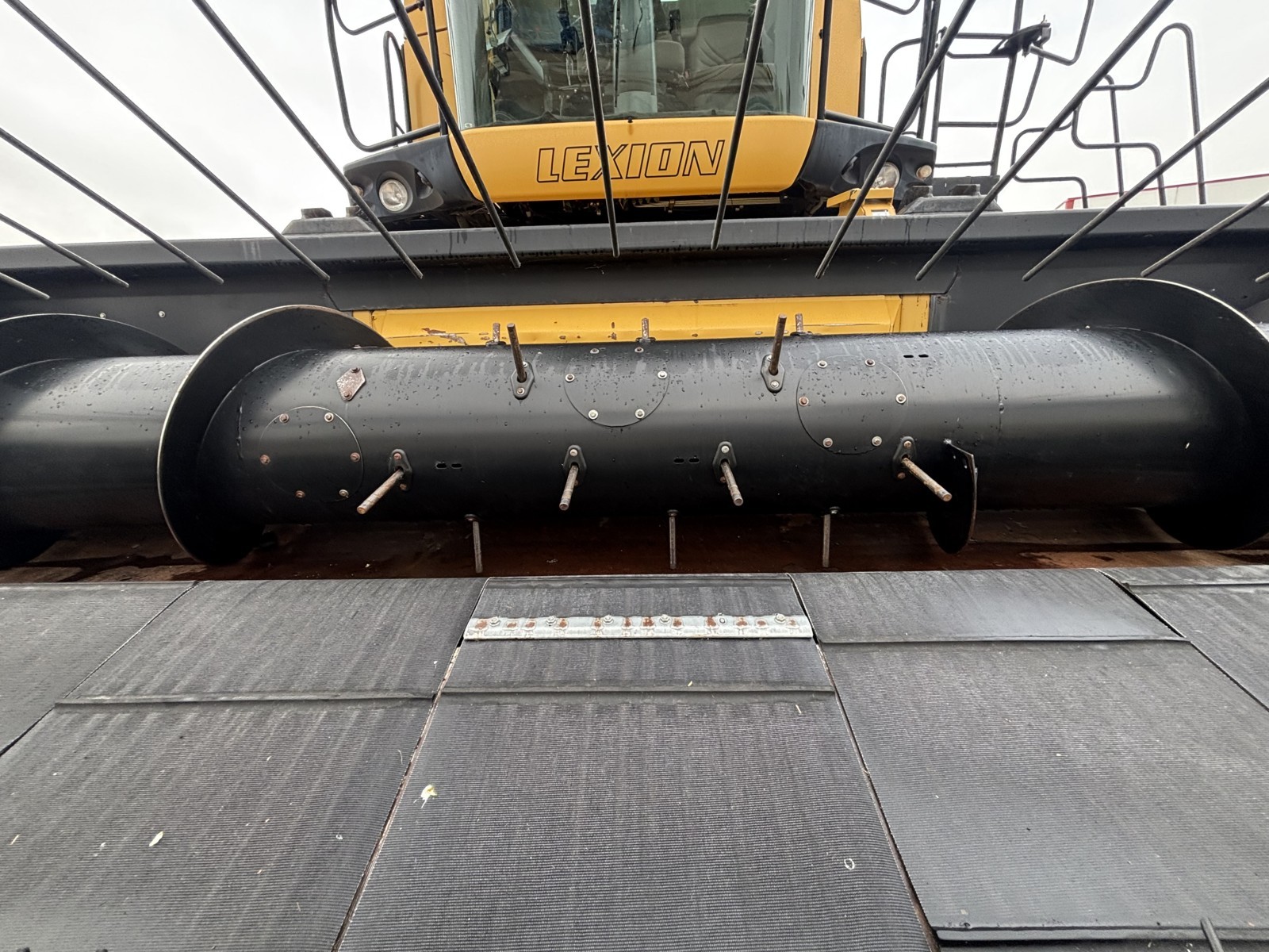 2005 Caterpillar 590R Combine