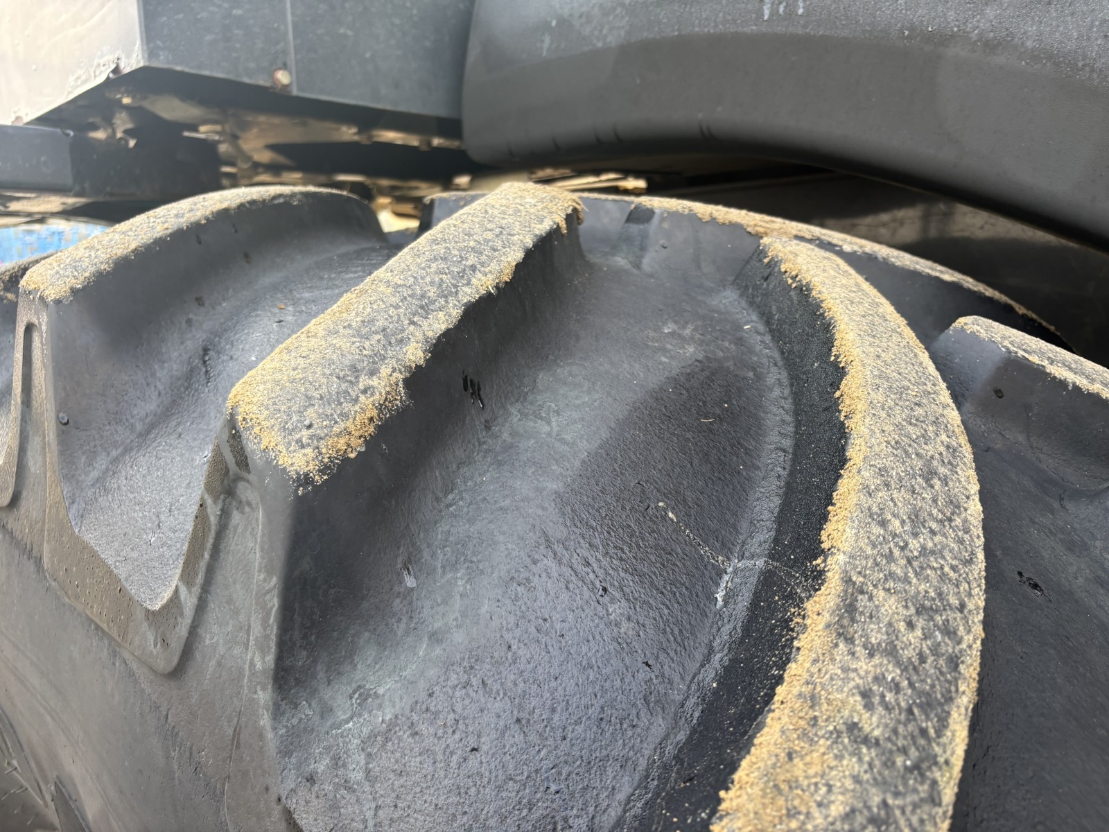 2005 Caterpillar 590R Combine