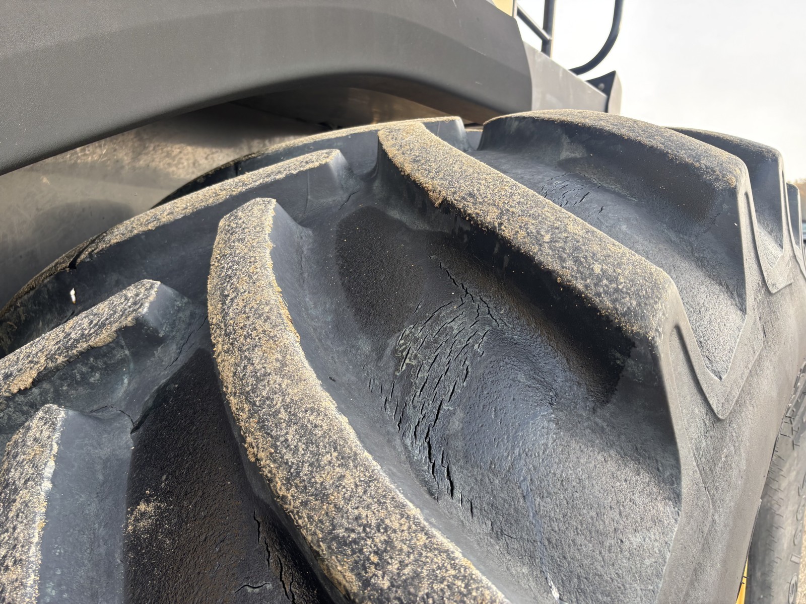 2005 Caterpillar 590R Combine