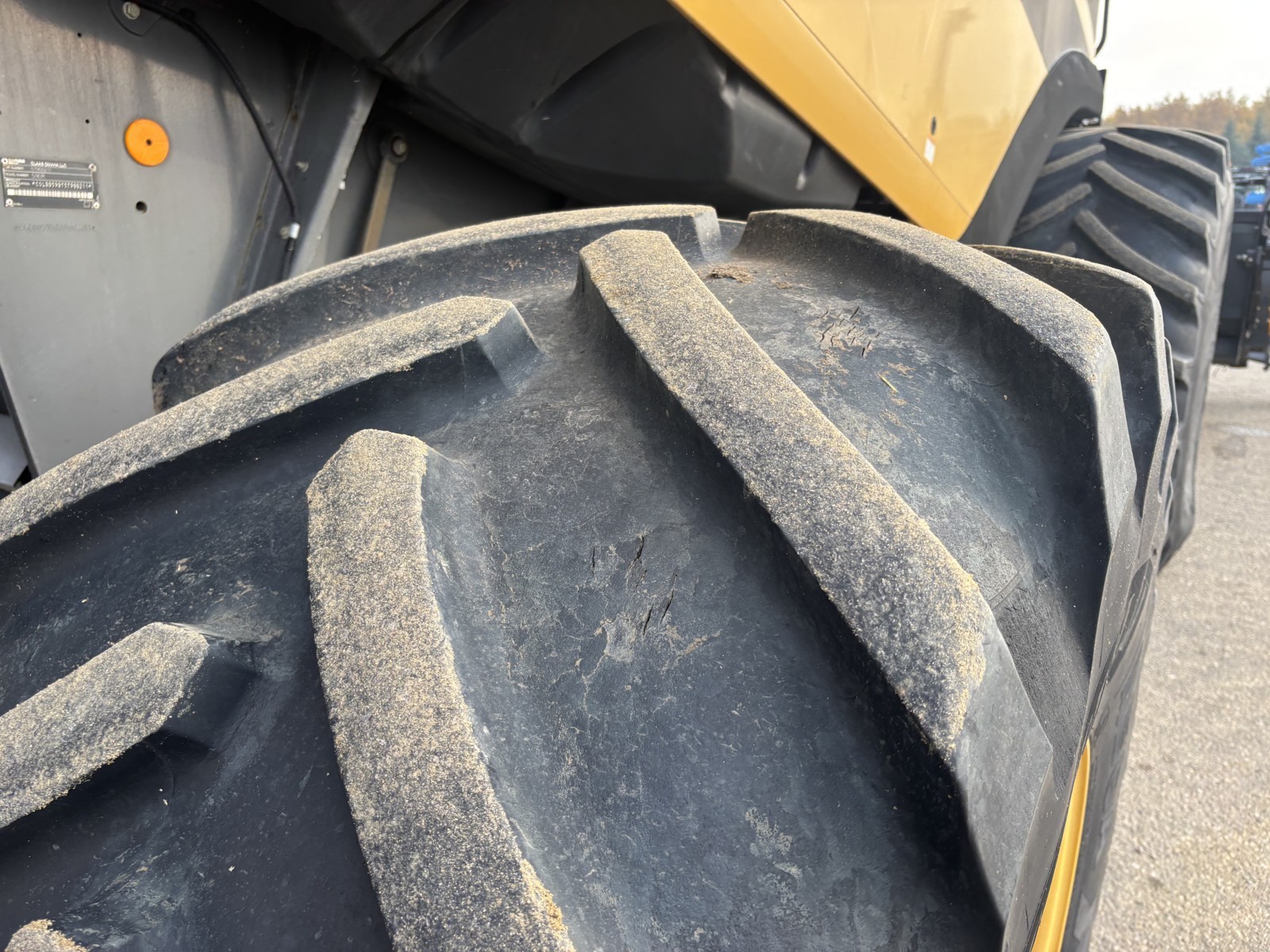 2005 Caterpillar 590R Combine