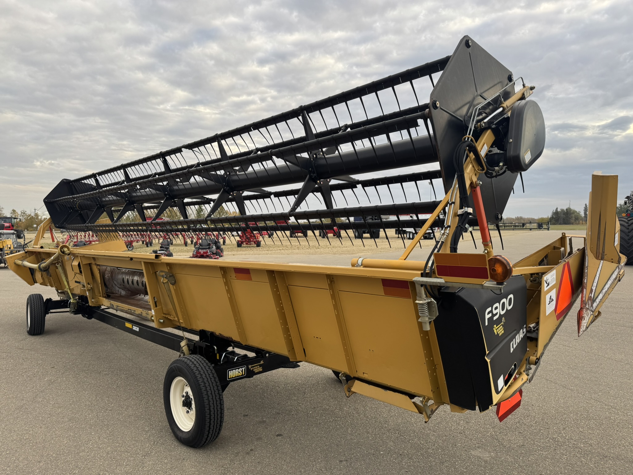 2011 CLAAS F900 Header Combine