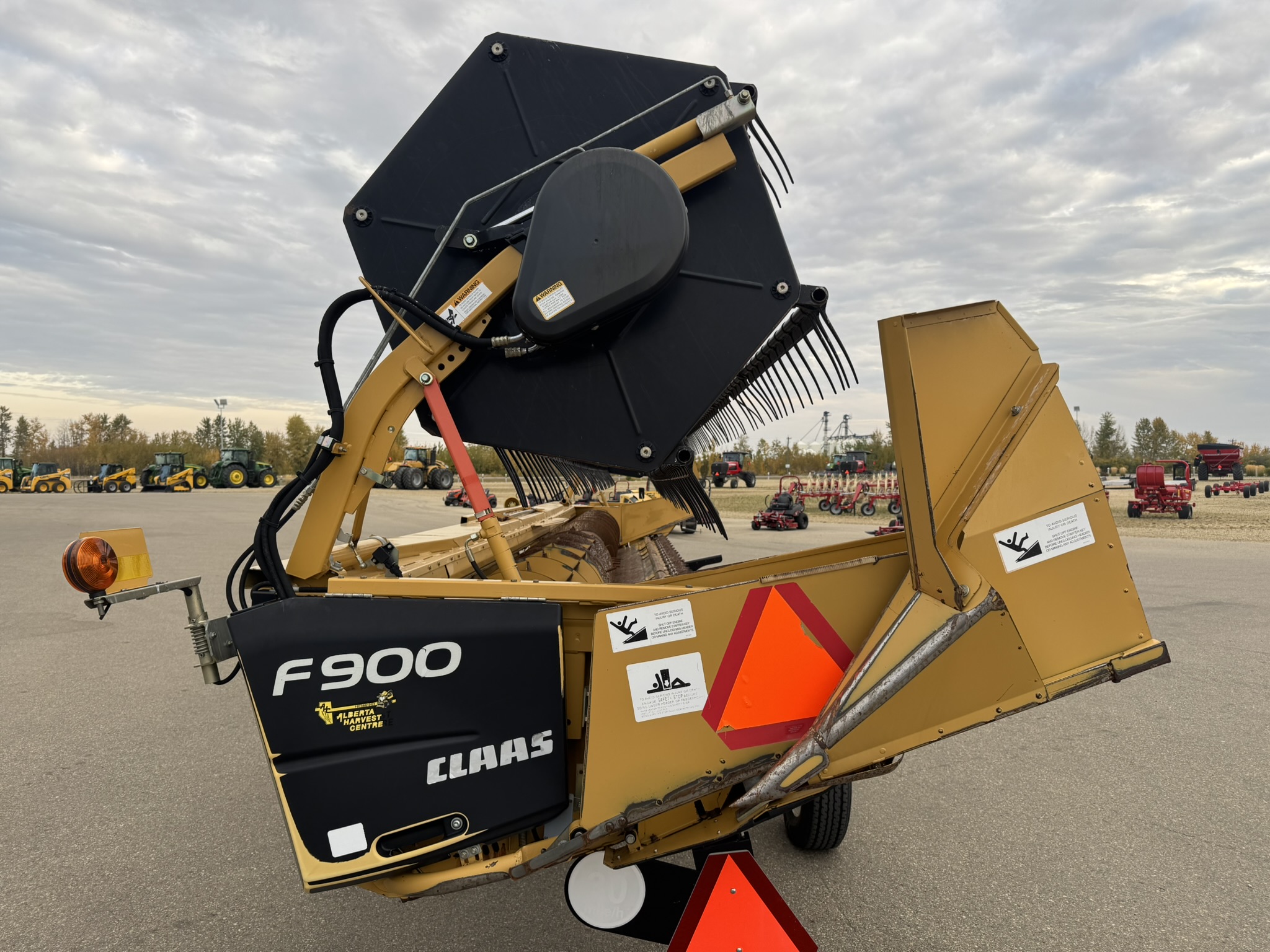 2011 CLAAS F900 Header Combine