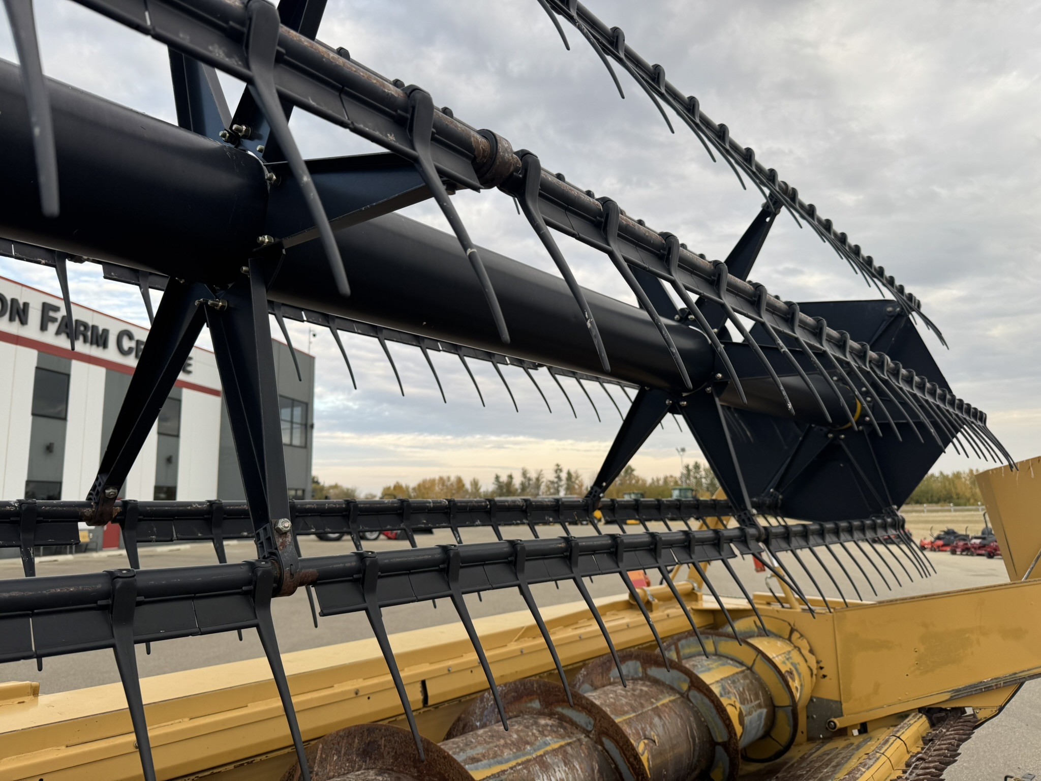 2011 CLAAS F900 Header Combine