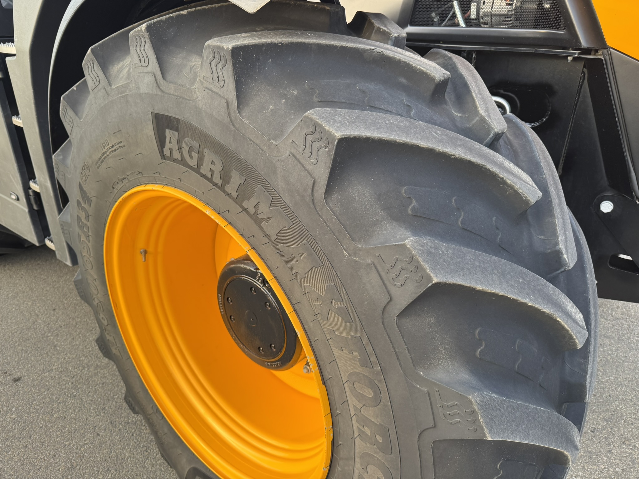 JCB 8330 Tractor 4WD