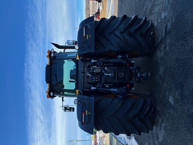2023 JCB 8330 Tractor 4WD