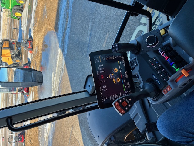 2023 JCB 8330 Tractor 4WD