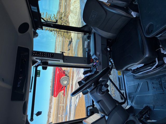 2023 JCB 8330 Tractor 4WD