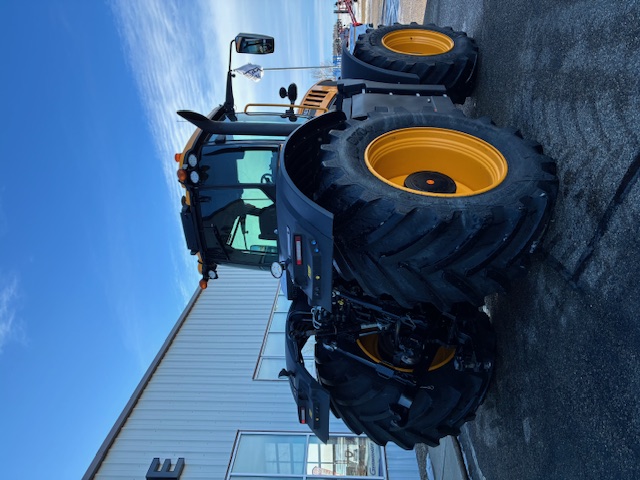 2023 JCB 8330 Tractor 4WD