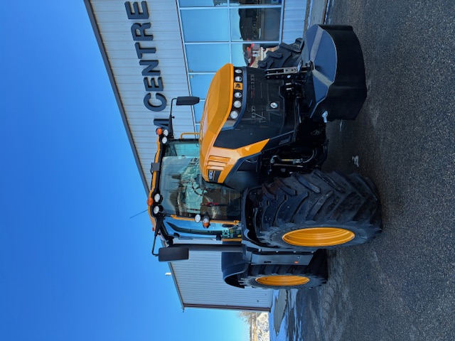 2023 JCB 8330 Tractor 4WD