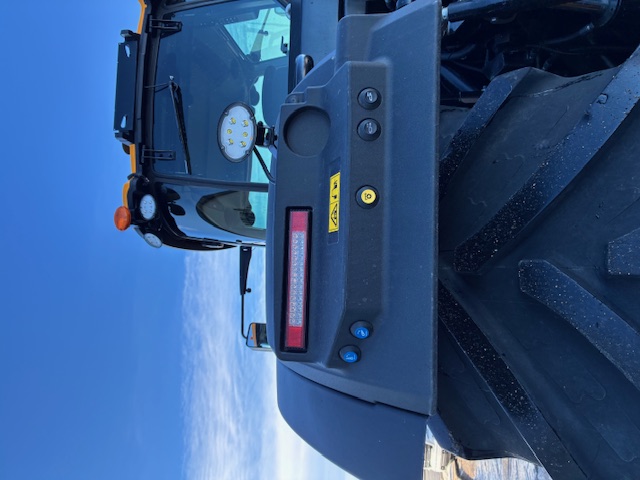 2023 JCB 8330 Tractor 4WD