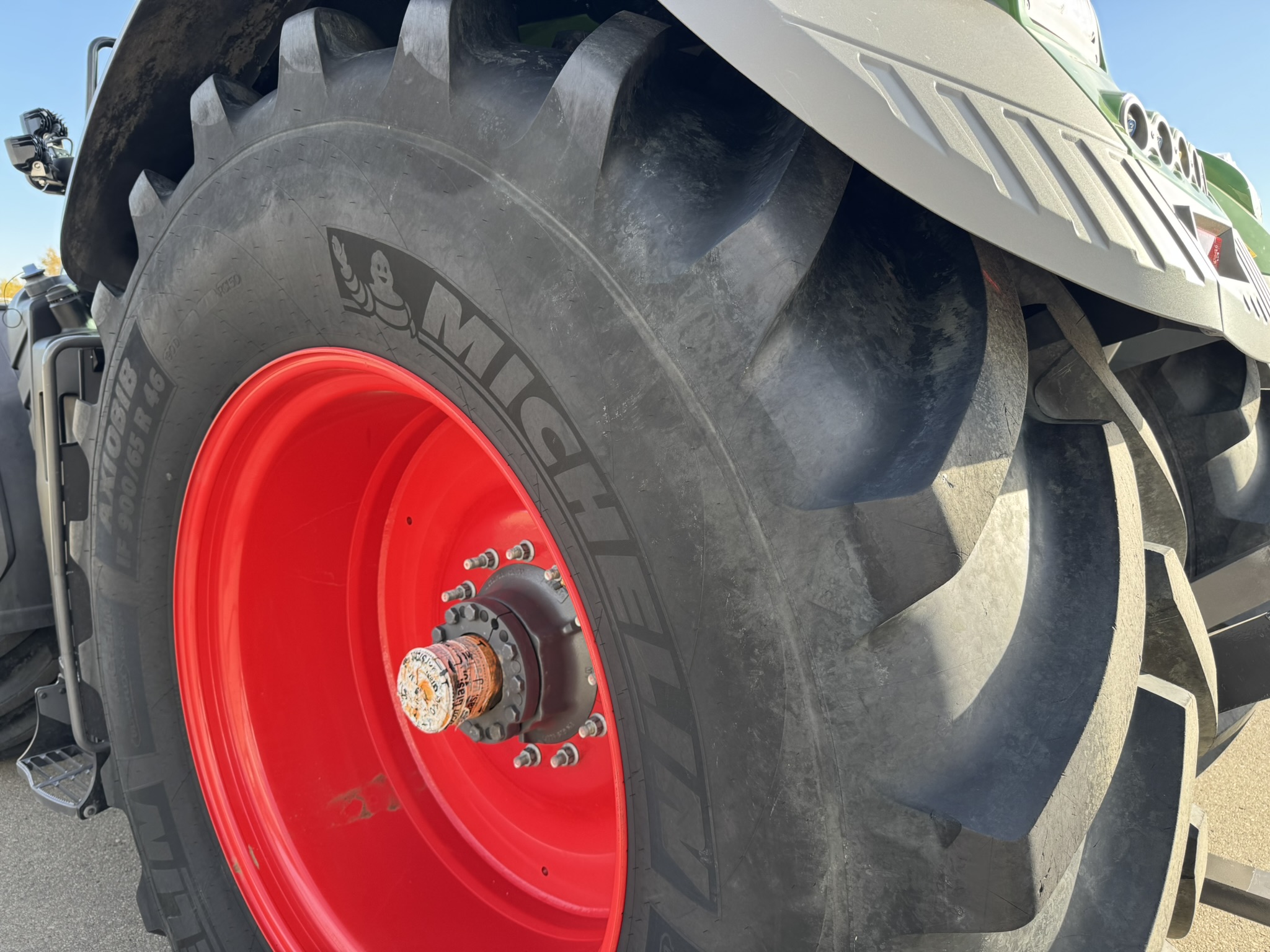 2023 Fendt 1042 Gen3 Tractor