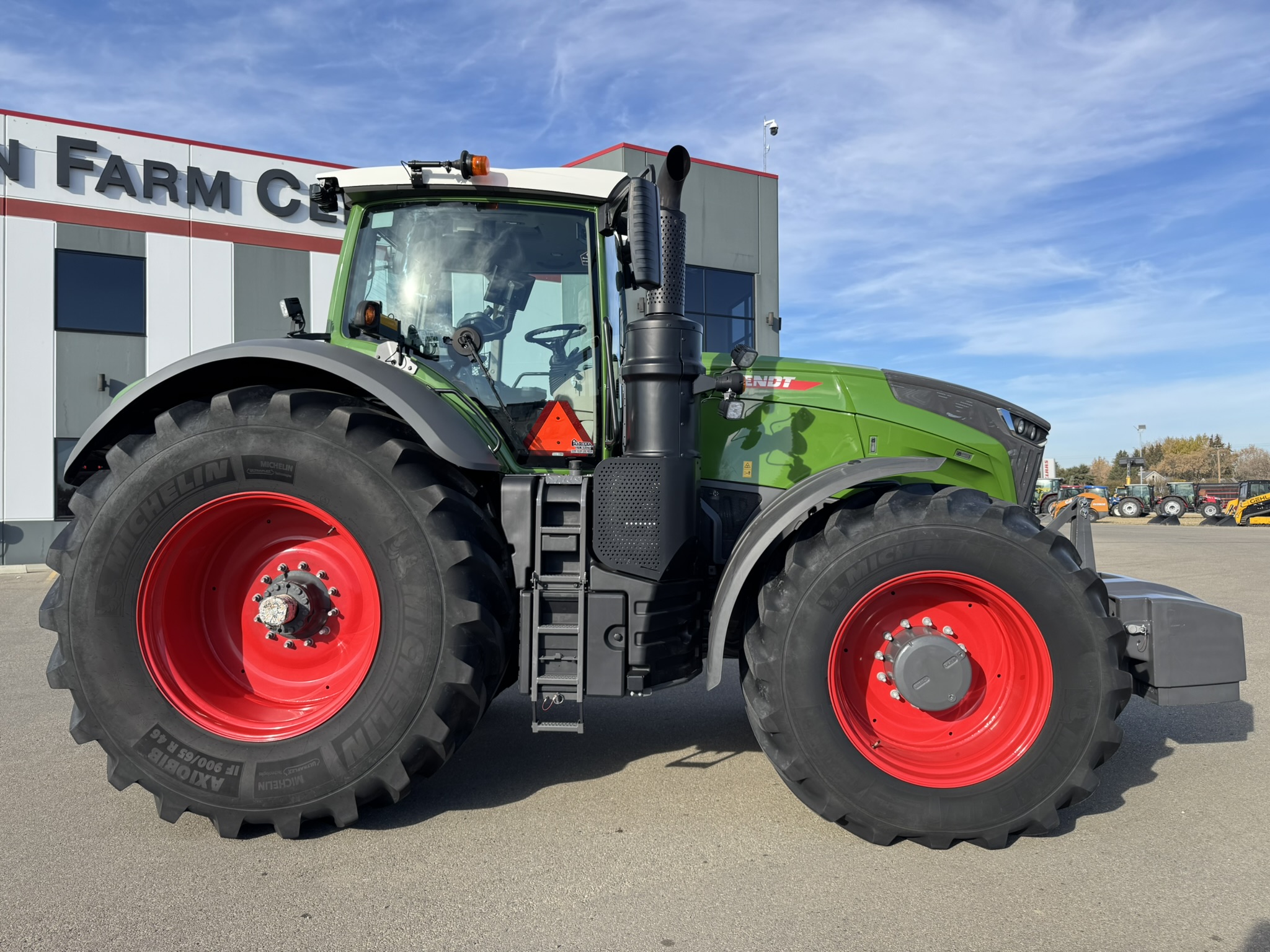 2023 Fendt 1042 Gen3 Tractor