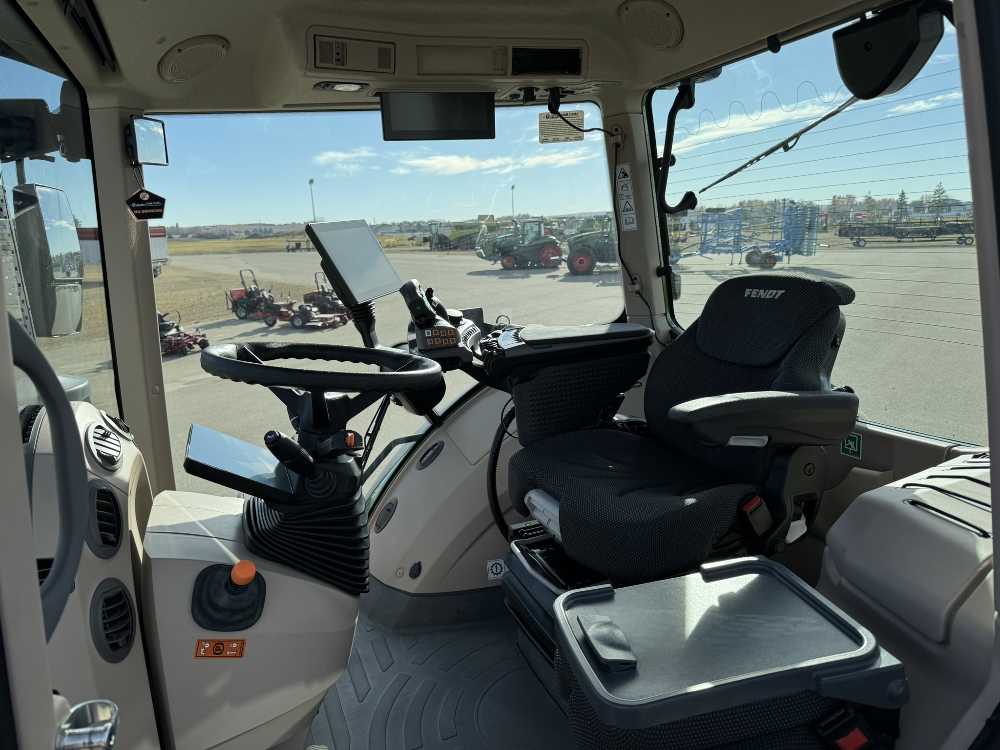 2023 Fendt 1042 Gen3 Tractor
