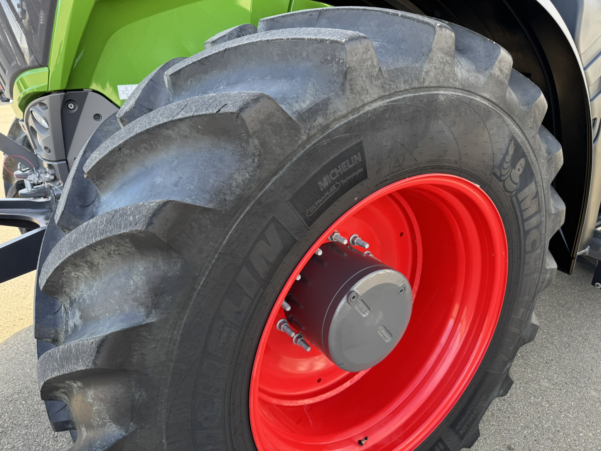 2023 Fendt 1042 Gen3 Tractor