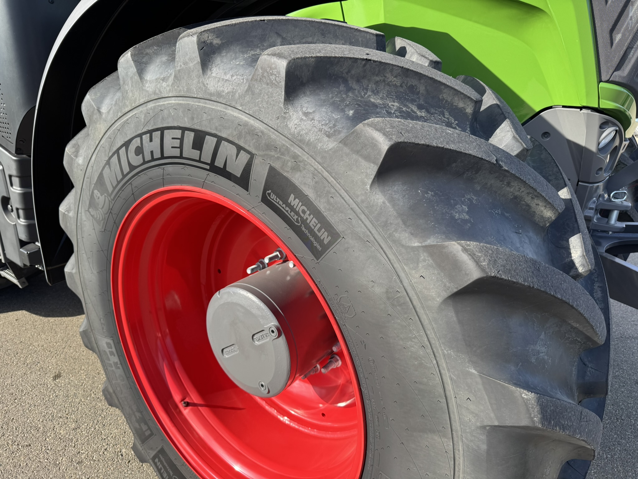 2023 Fendt 1042 Gen3 Tractor