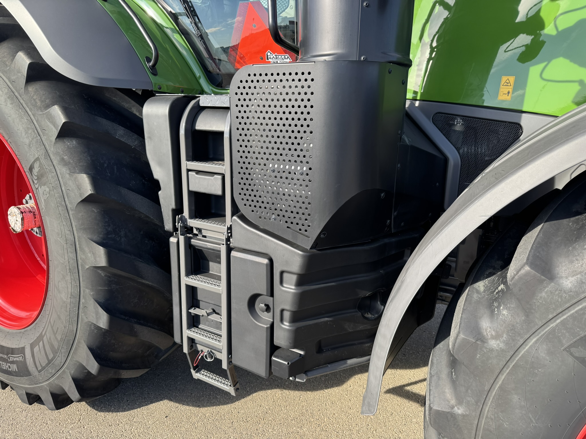 2023 Fendt 1042 Gen3 Tractor