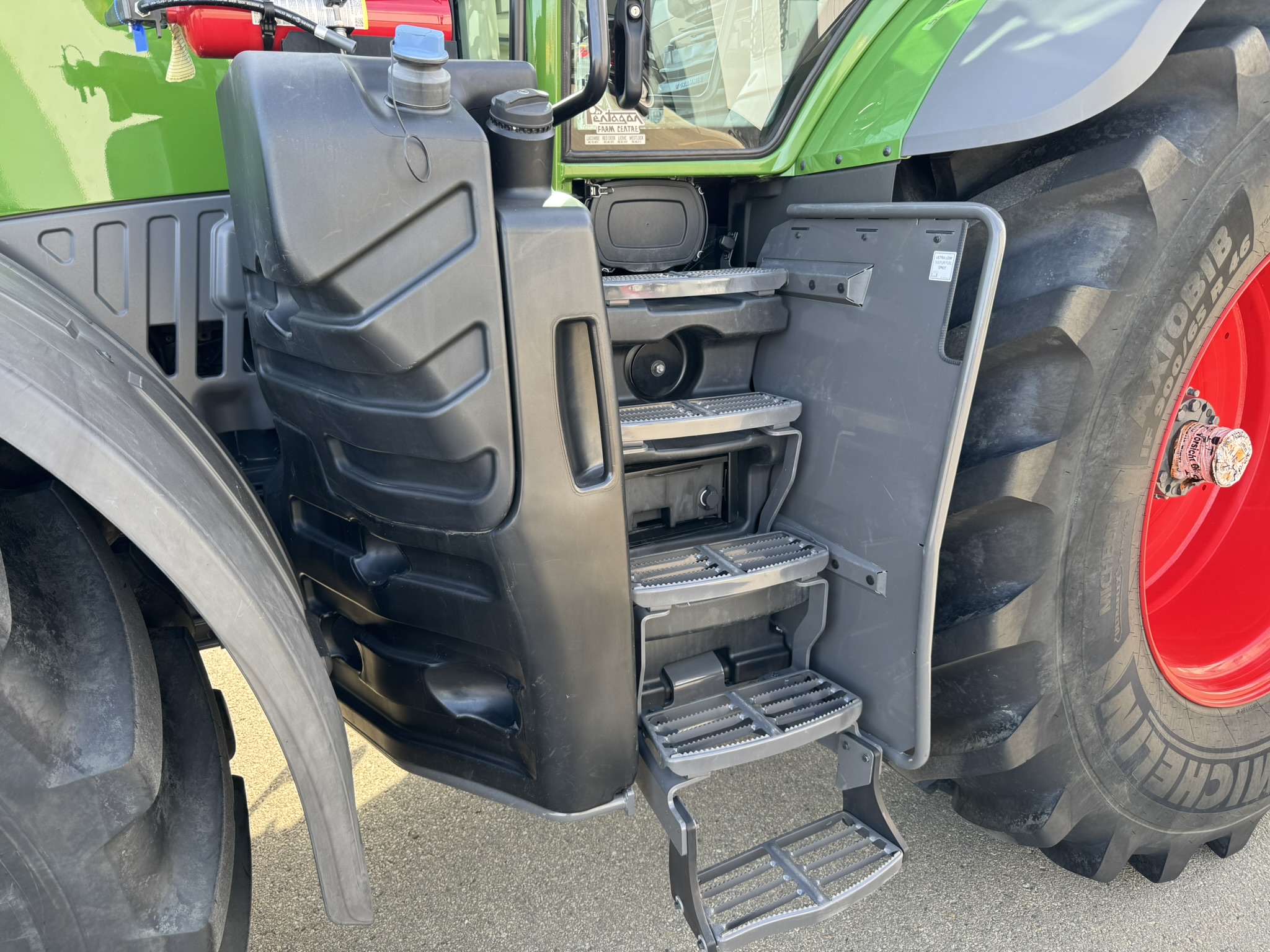 2023 Fendt 1042 Gen3 Tractor