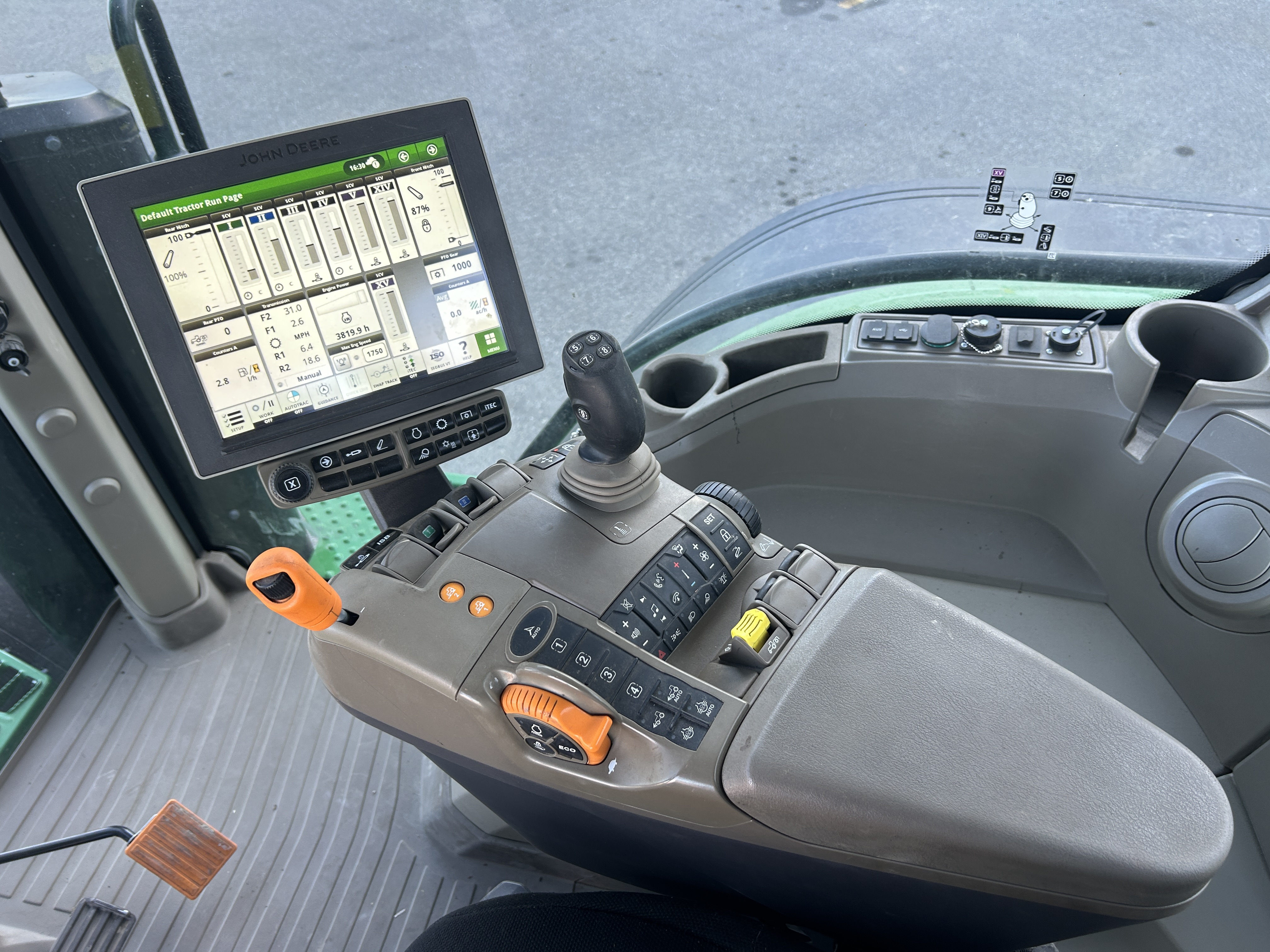 2023 John Deere 7R 230 Tractor