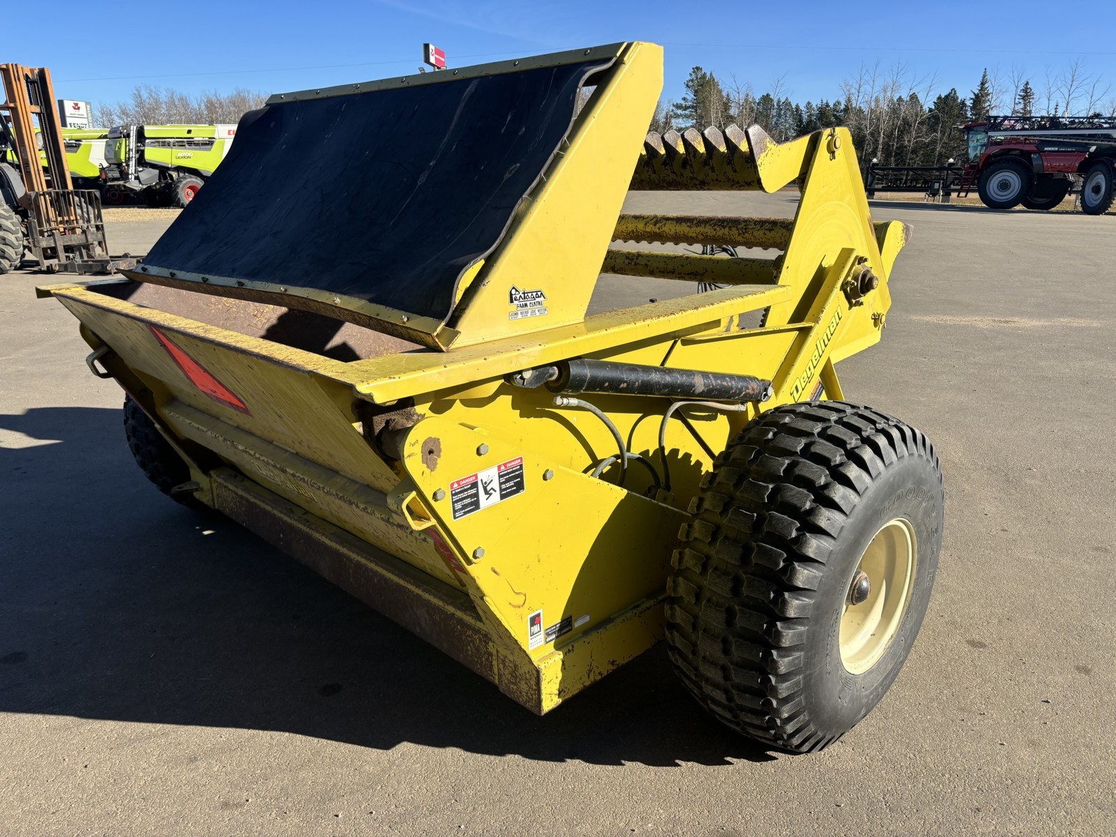 Degelman 7200 Rock Picker