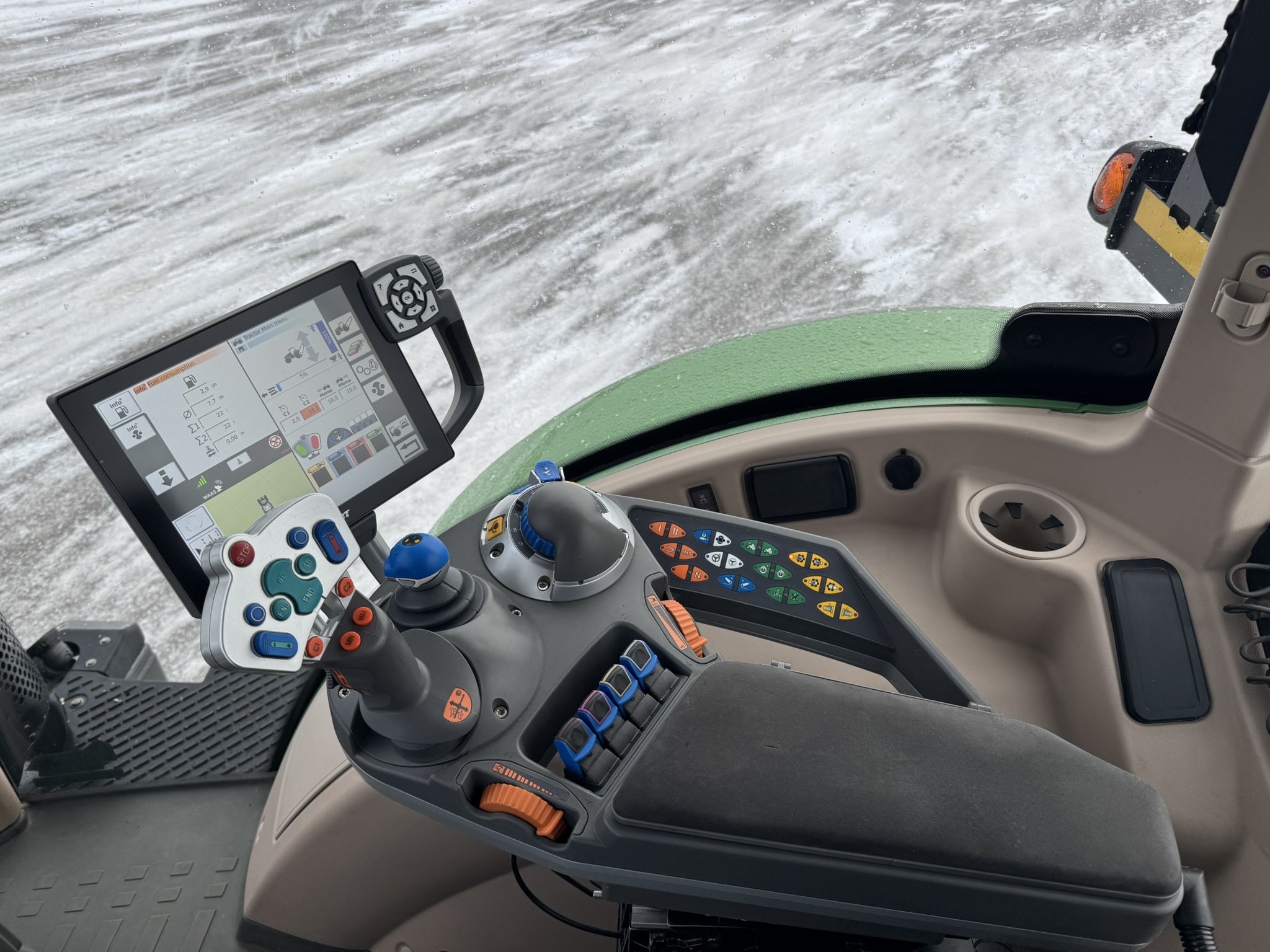 2012 Fendt 716 Tractor