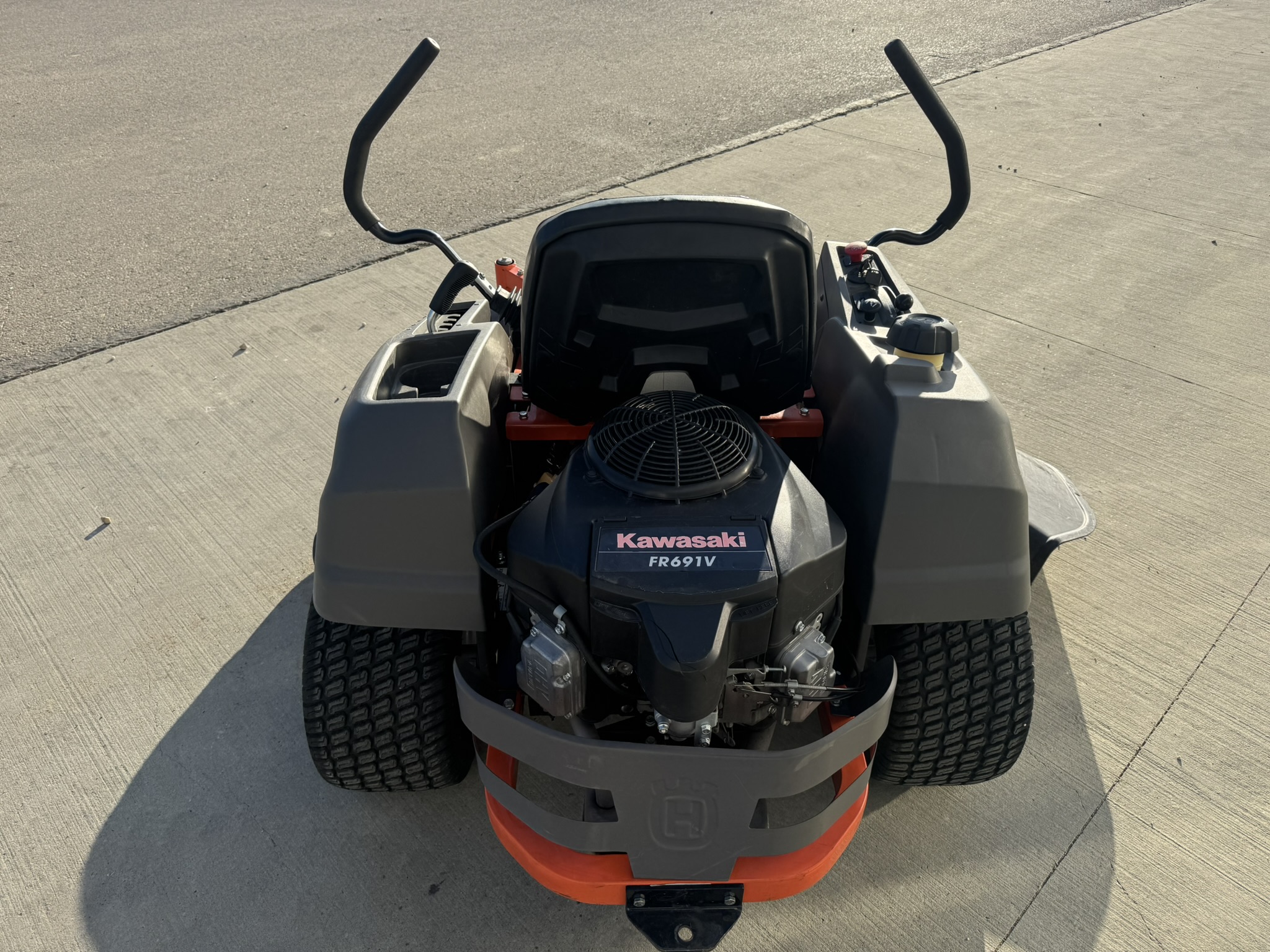 2020 Husqvarna Z254F Mower/Zero Turn