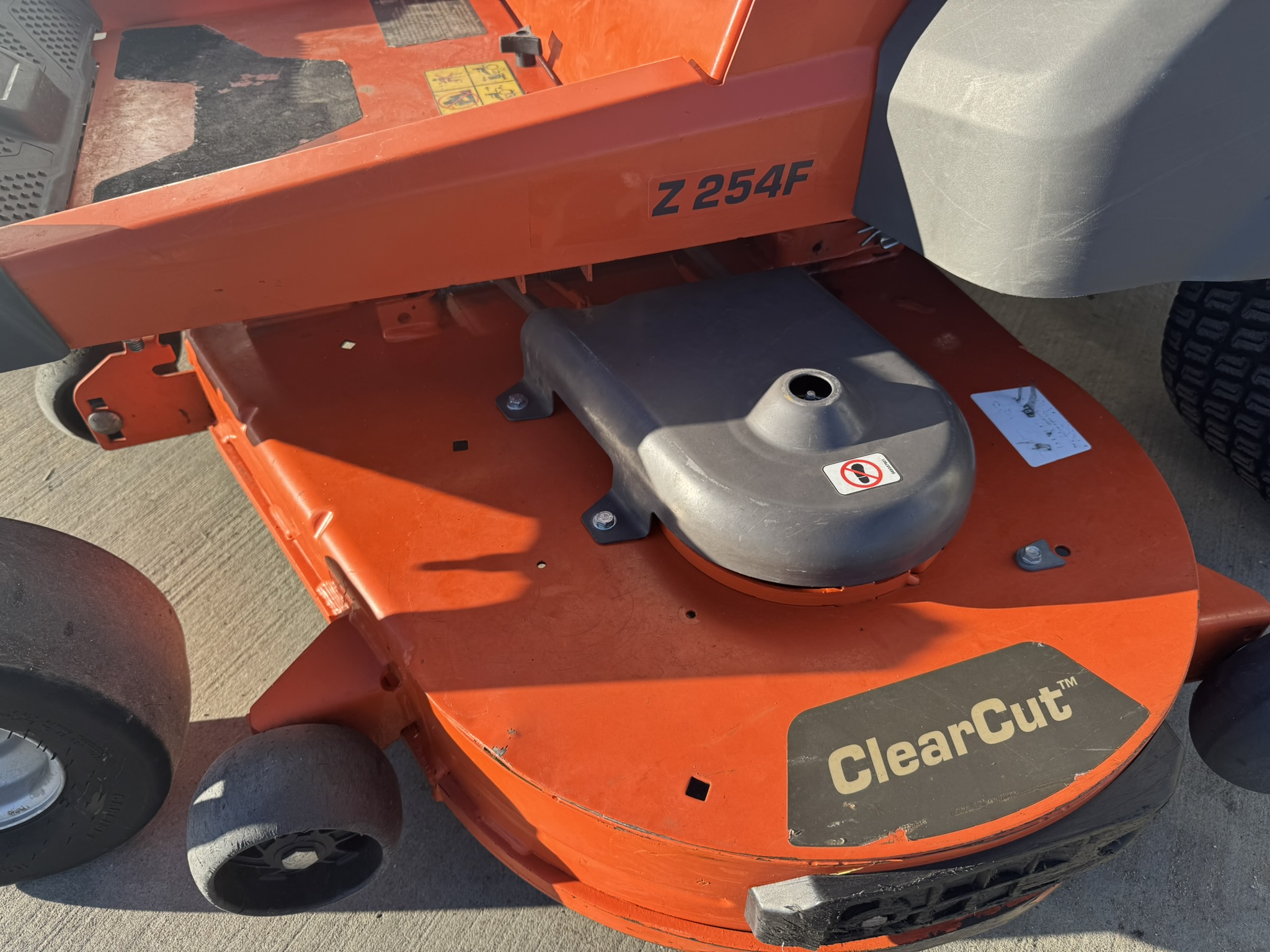 2020 Husqvarna Z254F Mower/Zero Turn