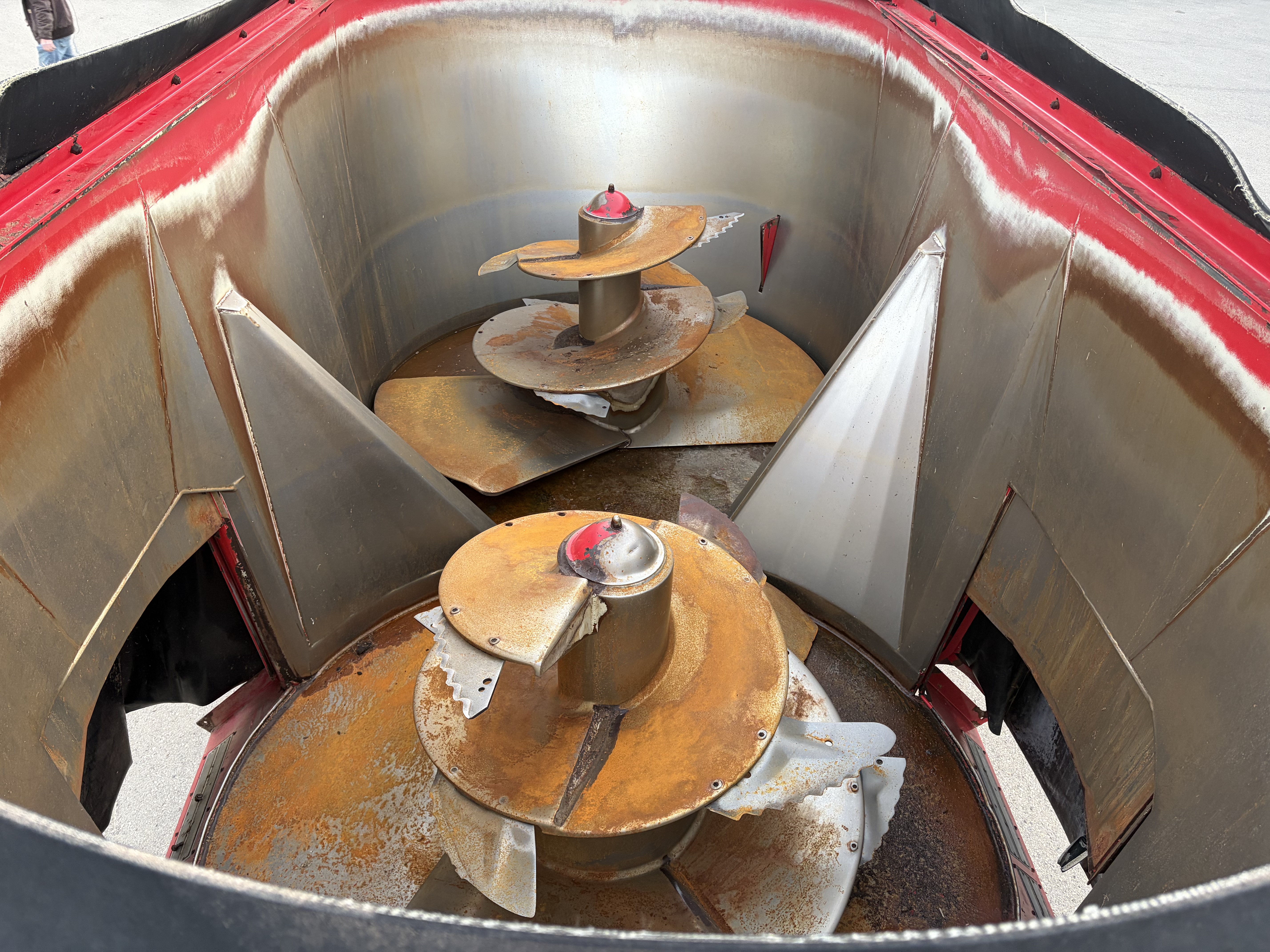 2015 Trioliet 2-1600L ZK Vertical Feed Mixer