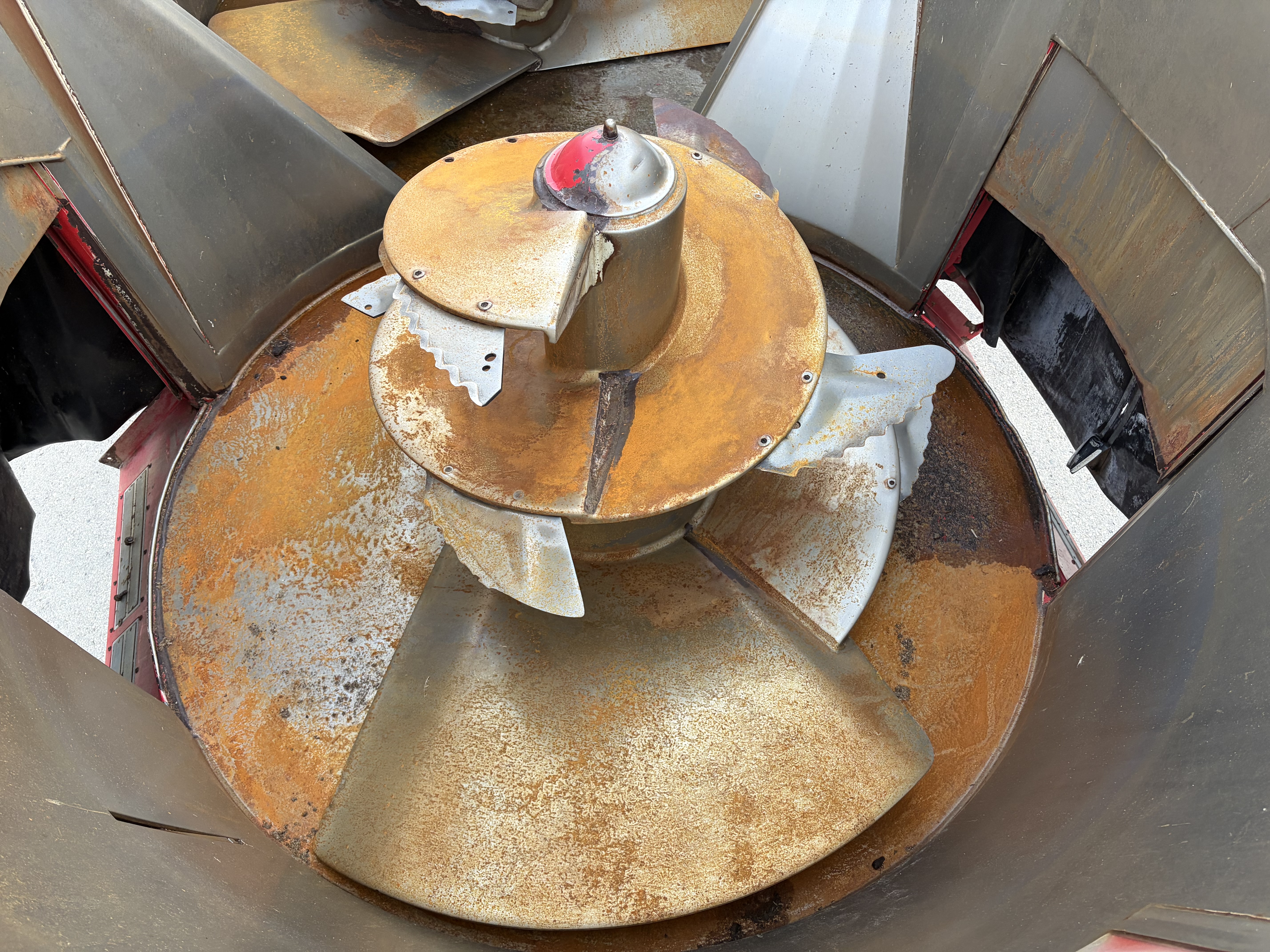 2015 Trioliet 2-1600L ZK Vertical Feed Mixer