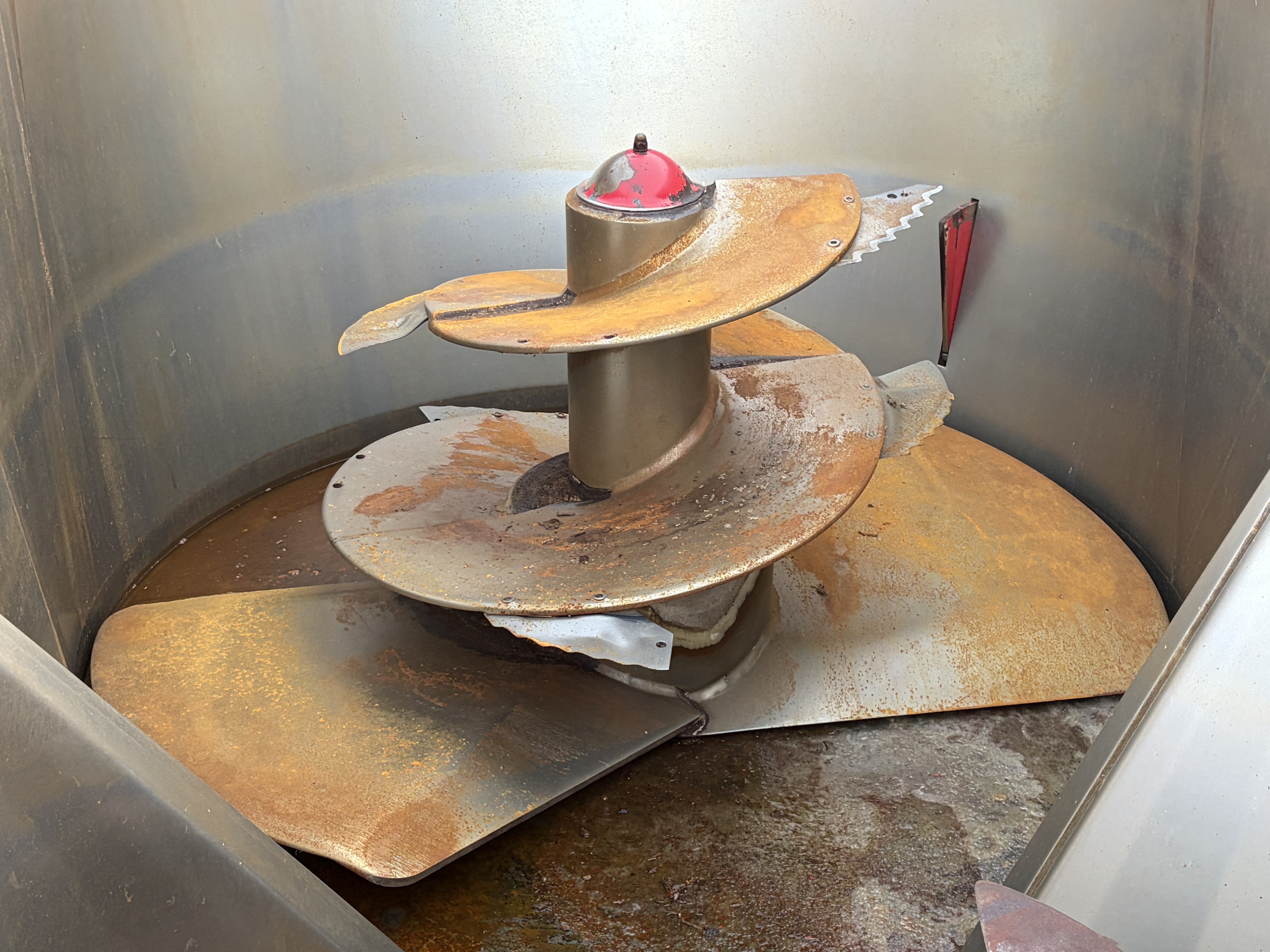 2015 Trioliet 2-1600L ZK Vertical Feed Mixer