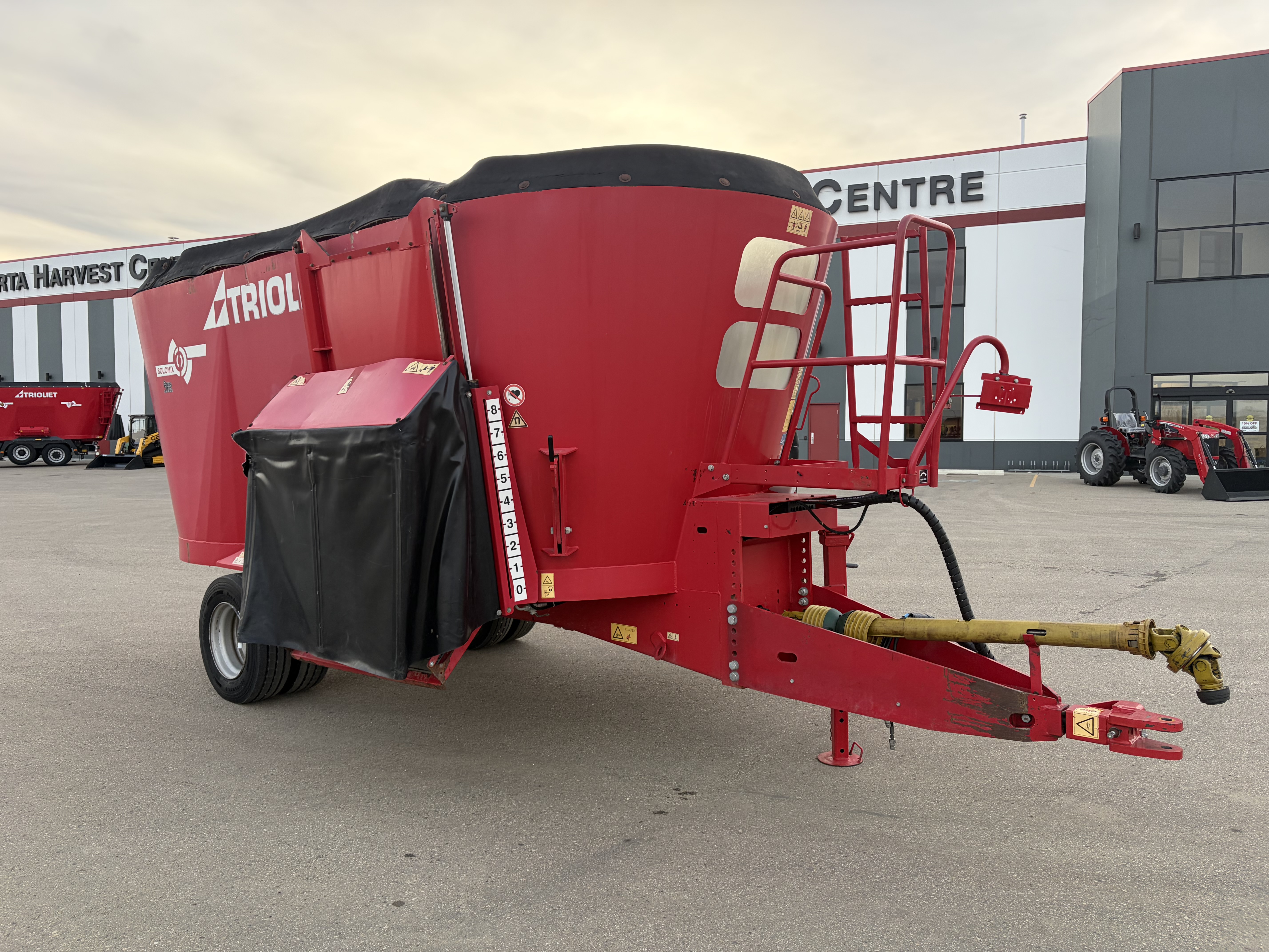 2015 Trioliet 2-1600L ZK Vertical Feed Mixer
