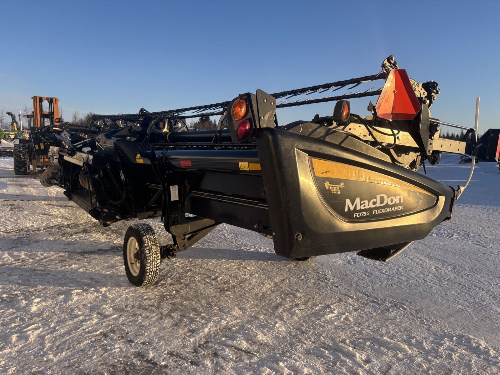 2016 MacDon FD75-35 Header Combine