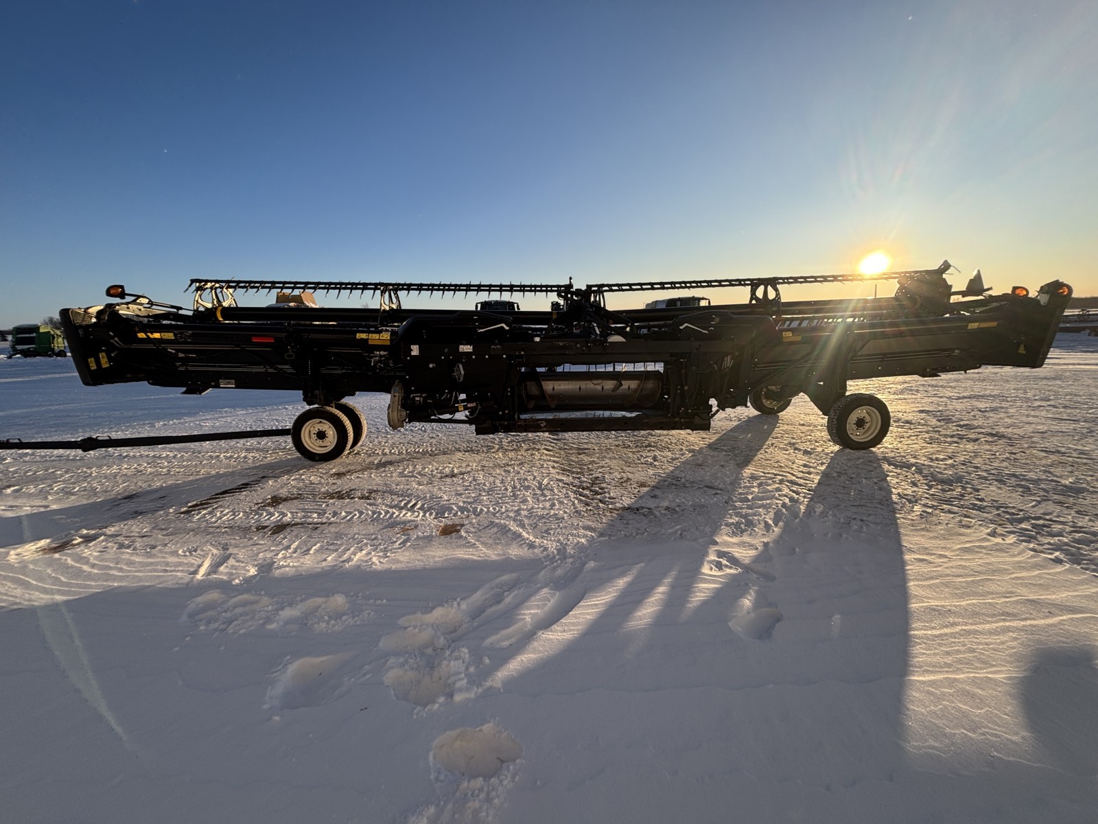 2016 MacDon FD75-35 Header Combine