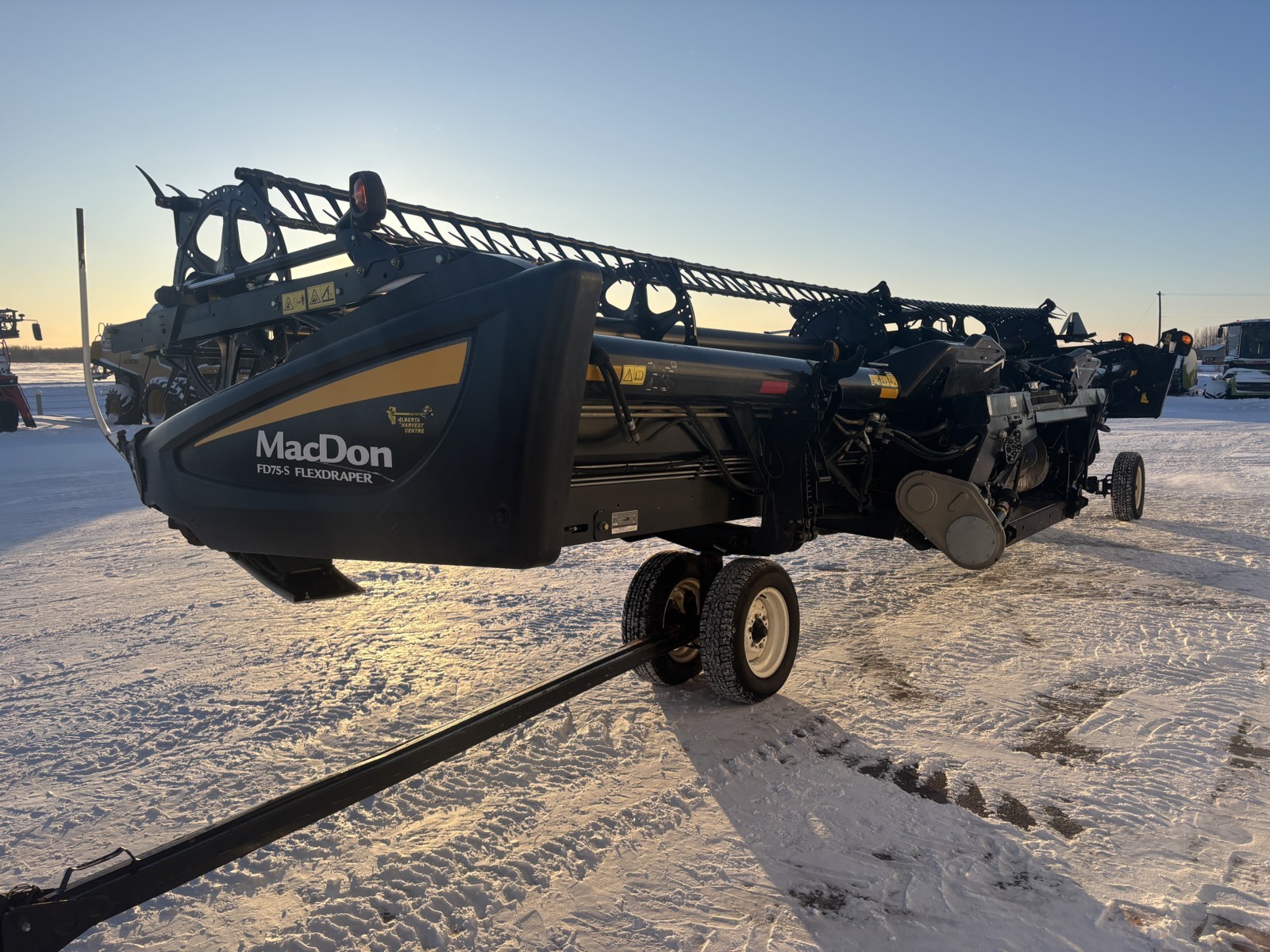 2016 MacDon FD75-35 Header Combine