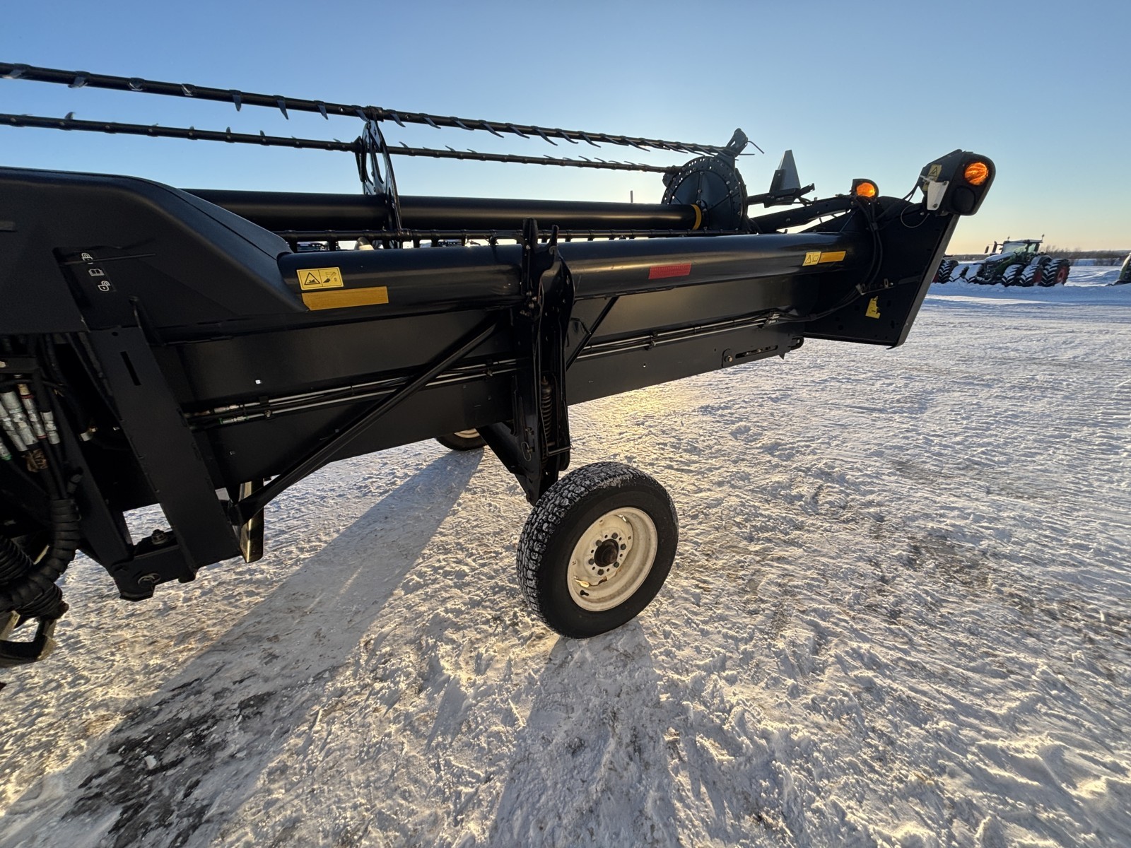 2016 MacDon FD75-35 Header Combine