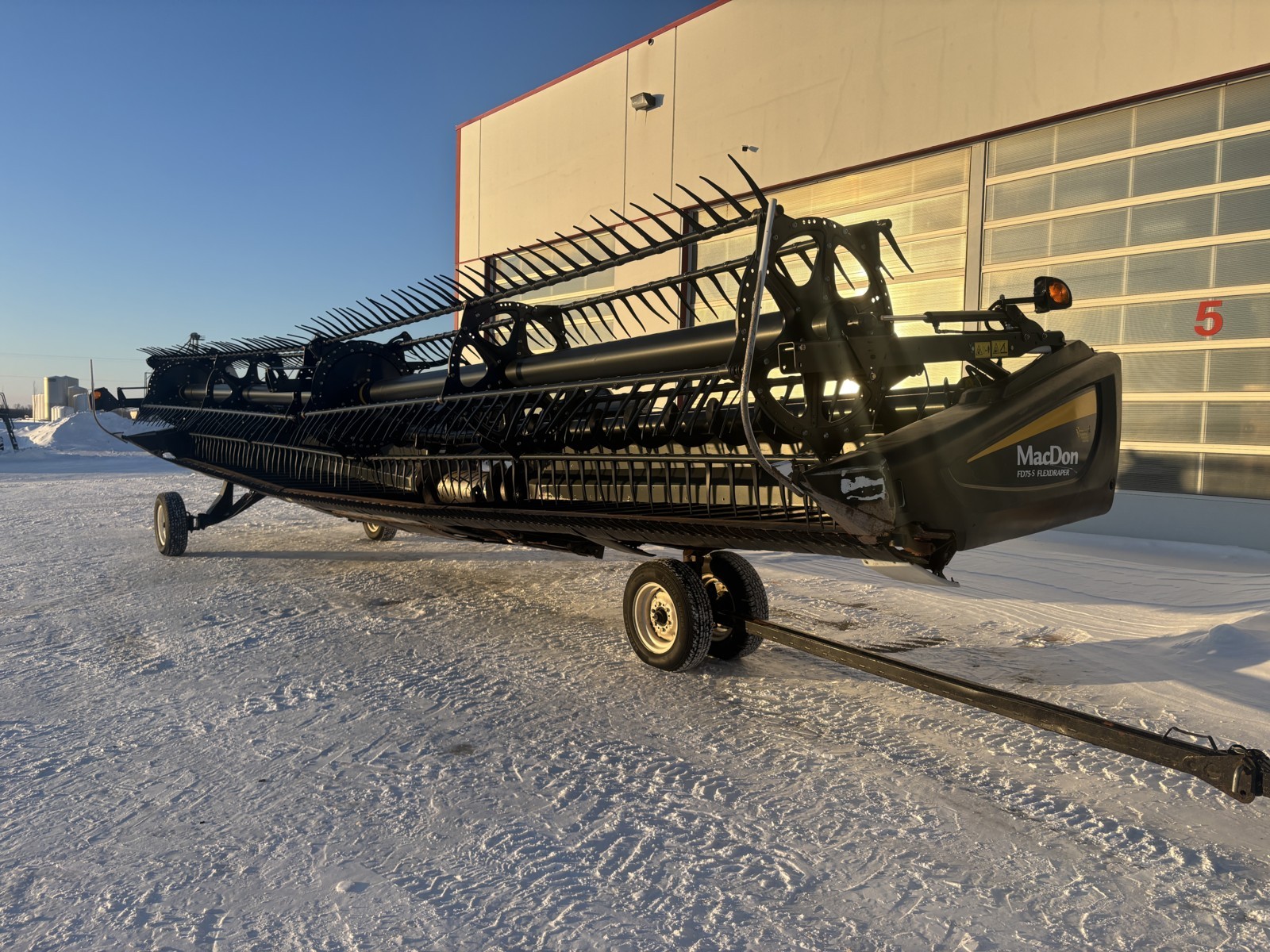 2016 MacDon FD75-35 Header Combine