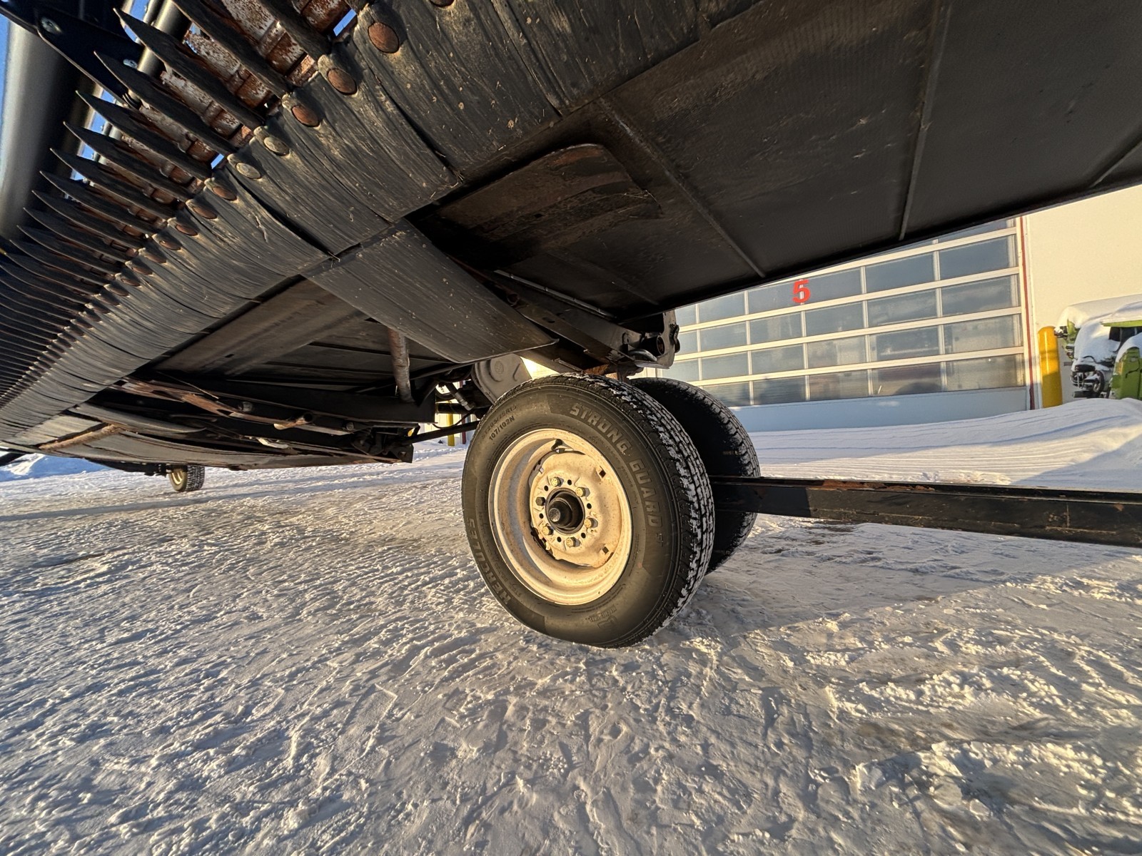 2016 MacDon FD75-35 Header Combine