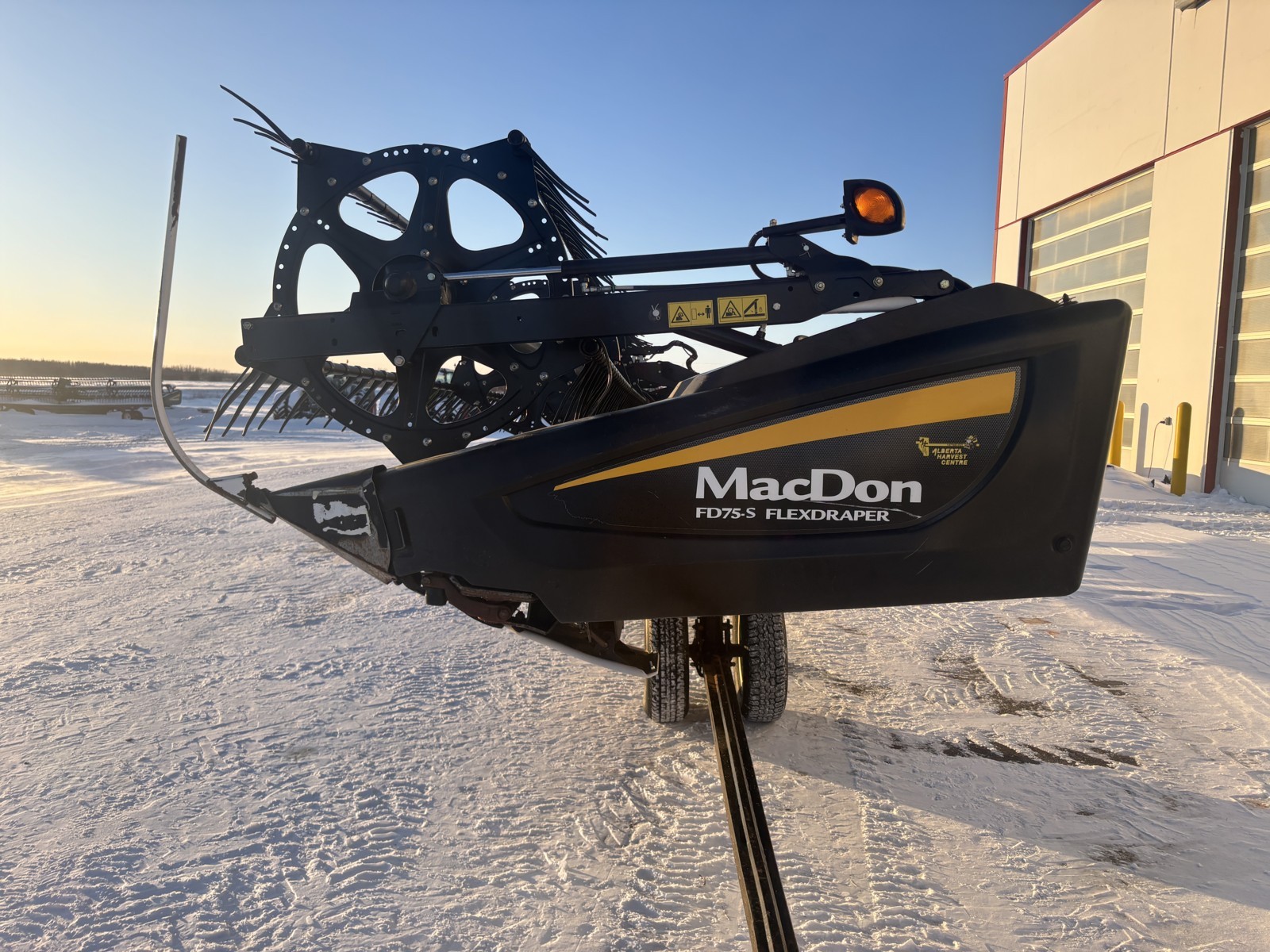 2016 MacDon FD75-35 Header Combine