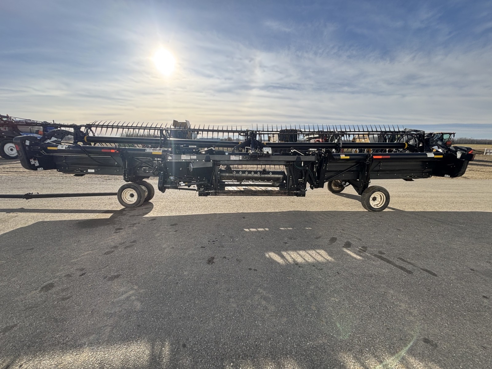 2011 MacDon FD75-35 Header Combine