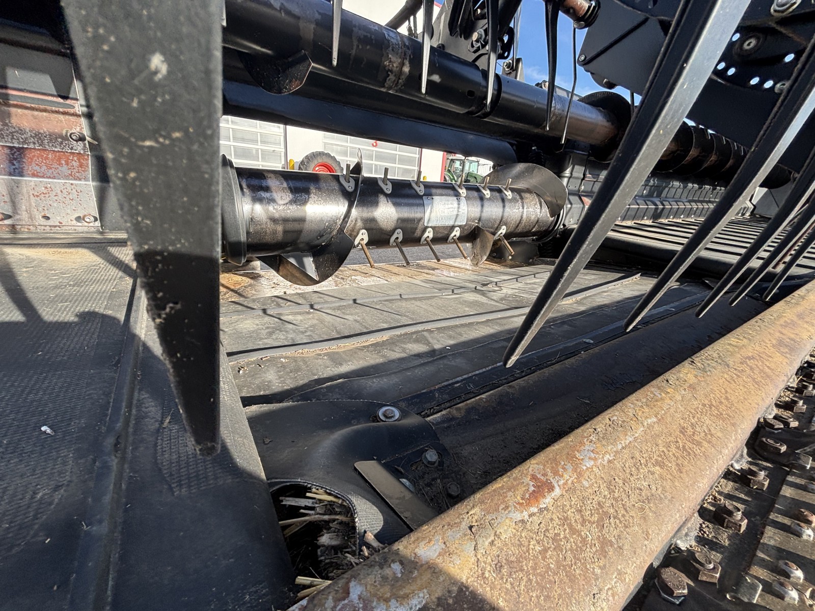 2011 MacDon FD75-35 Header Combine