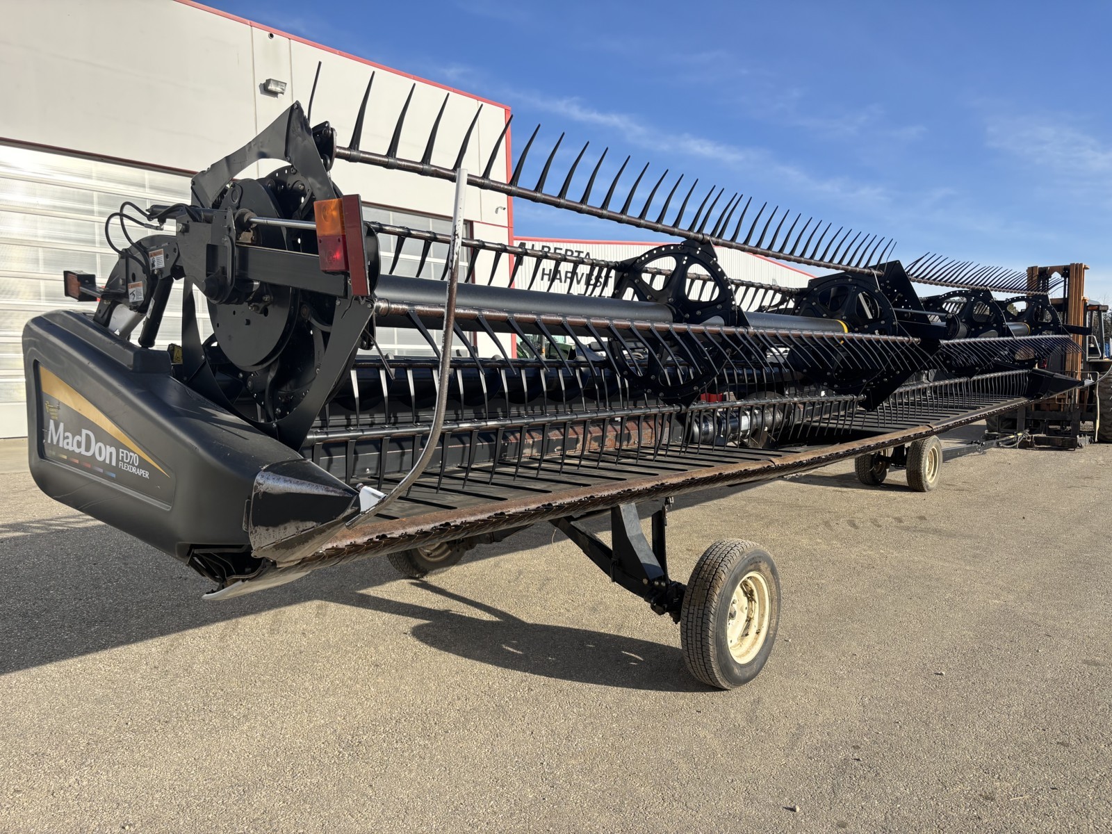 2011 MacDon FD75-35 Header Combine