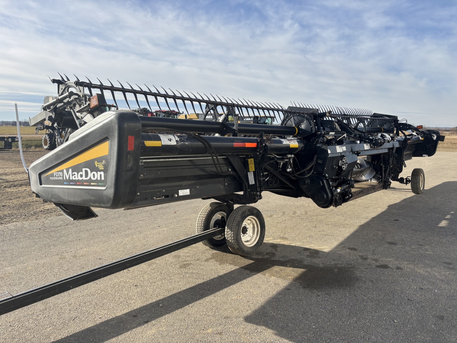 2011 MacDon FD75-35 Header Combine