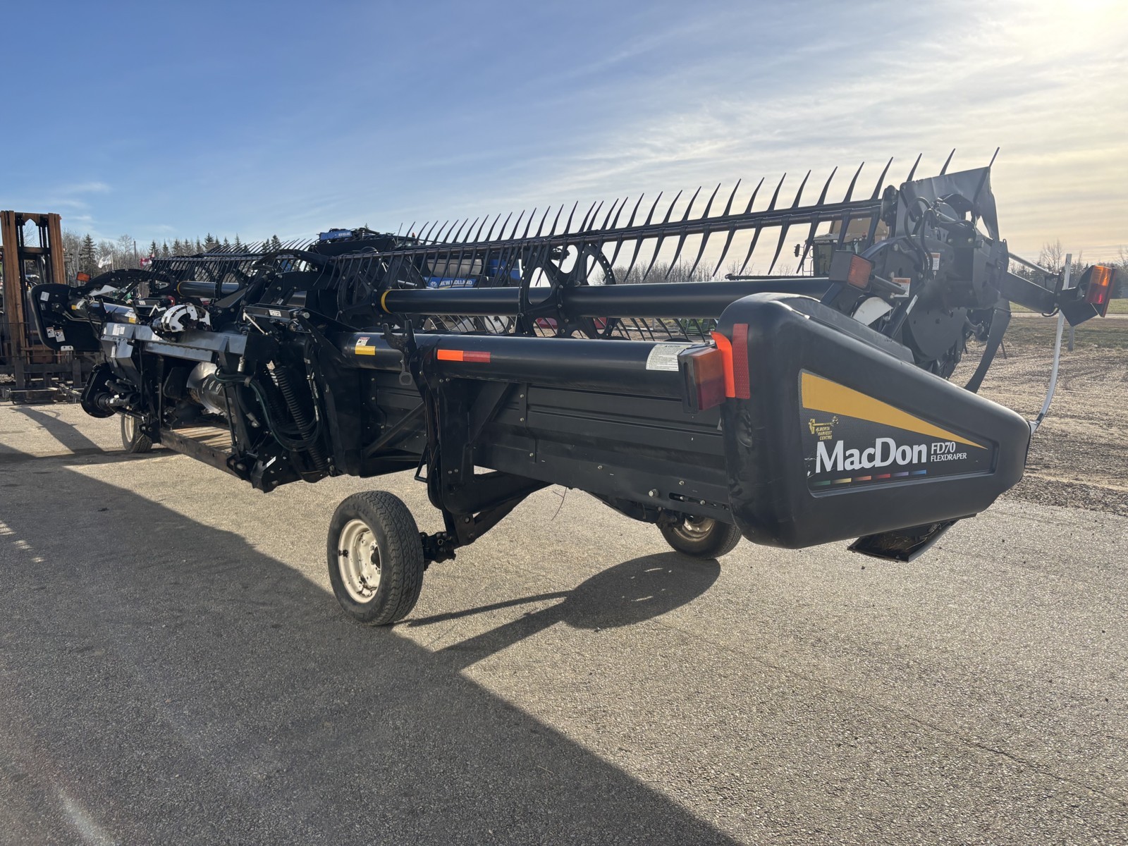 2011 MacDon FD75-35 Header Combine