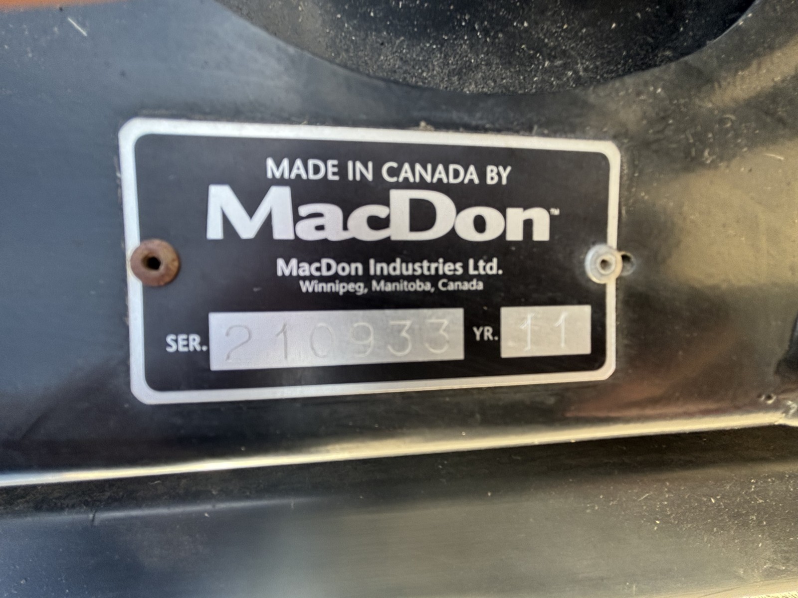 2011 MacDon FD75-35 Header Combine