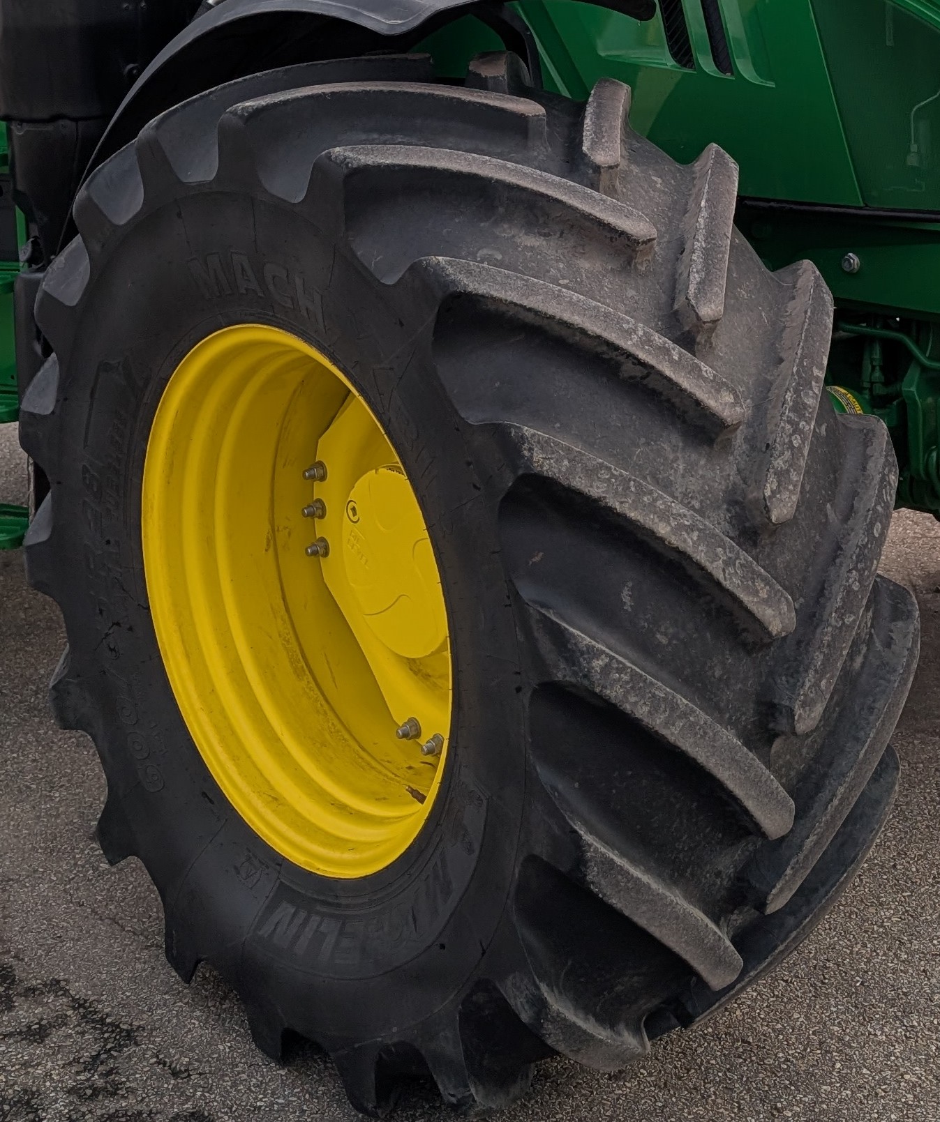2019 John Deere 6195R Tractor