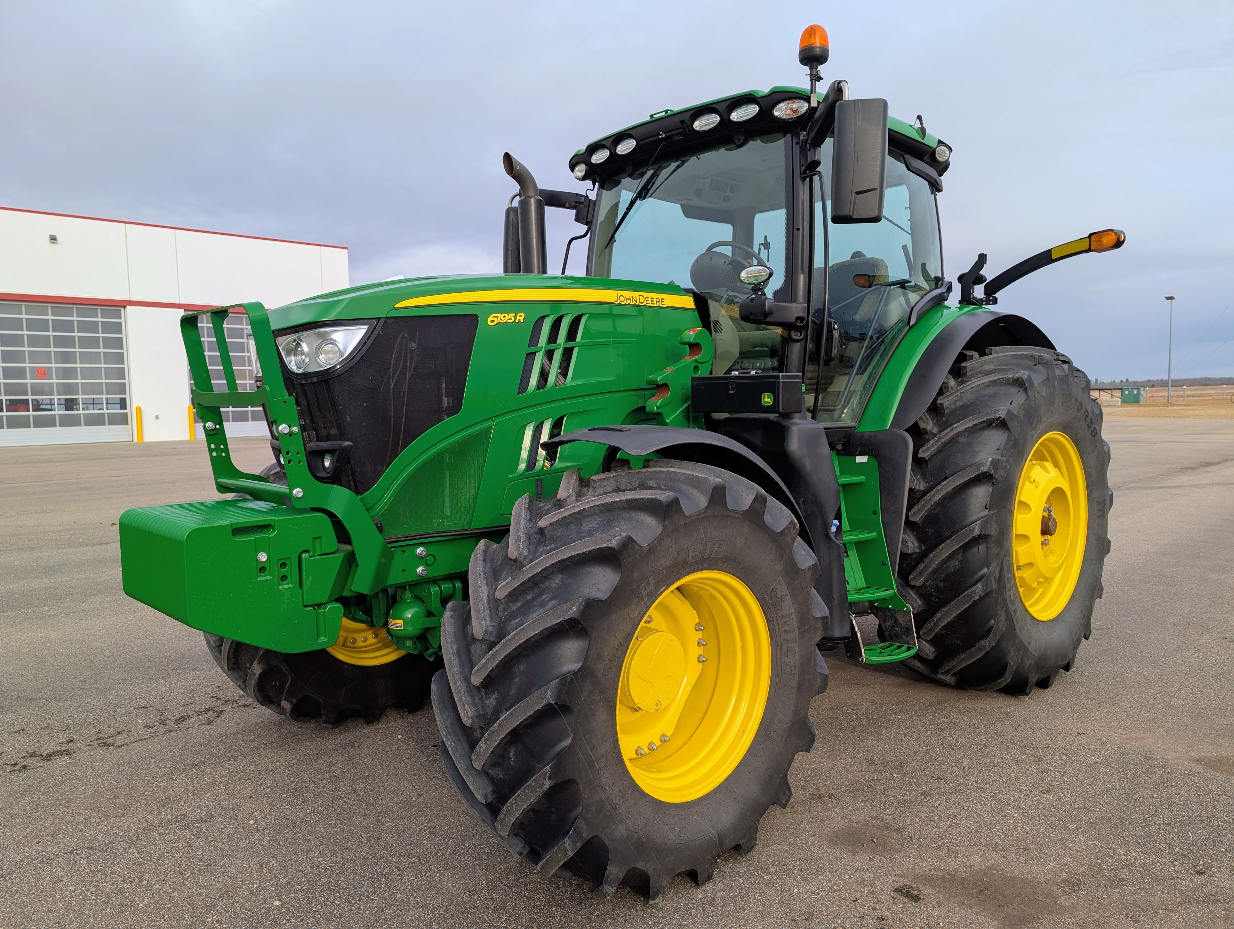 2019 John Deere 6195R Tractor