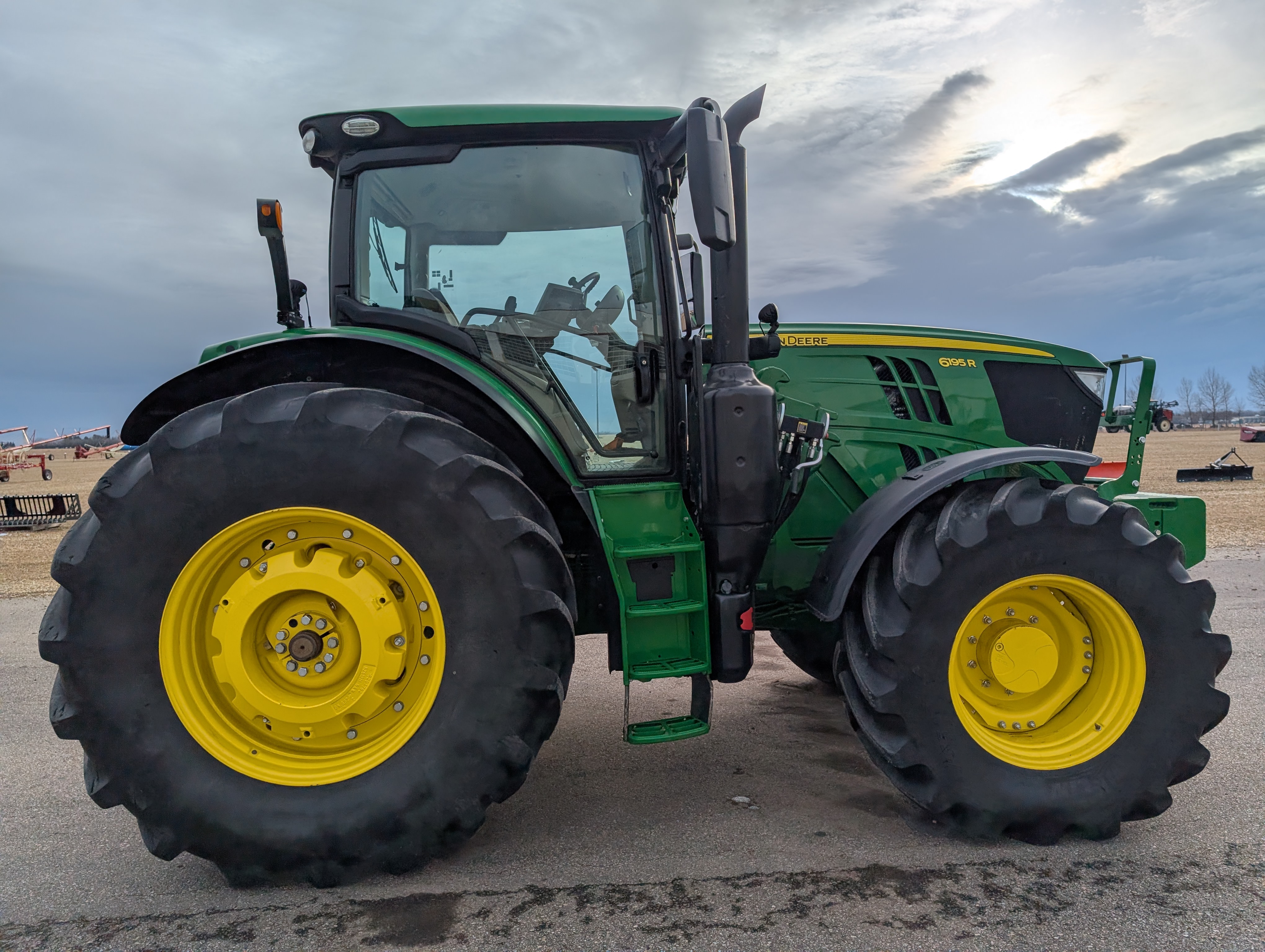 2019 John Deere 6195R Tractor