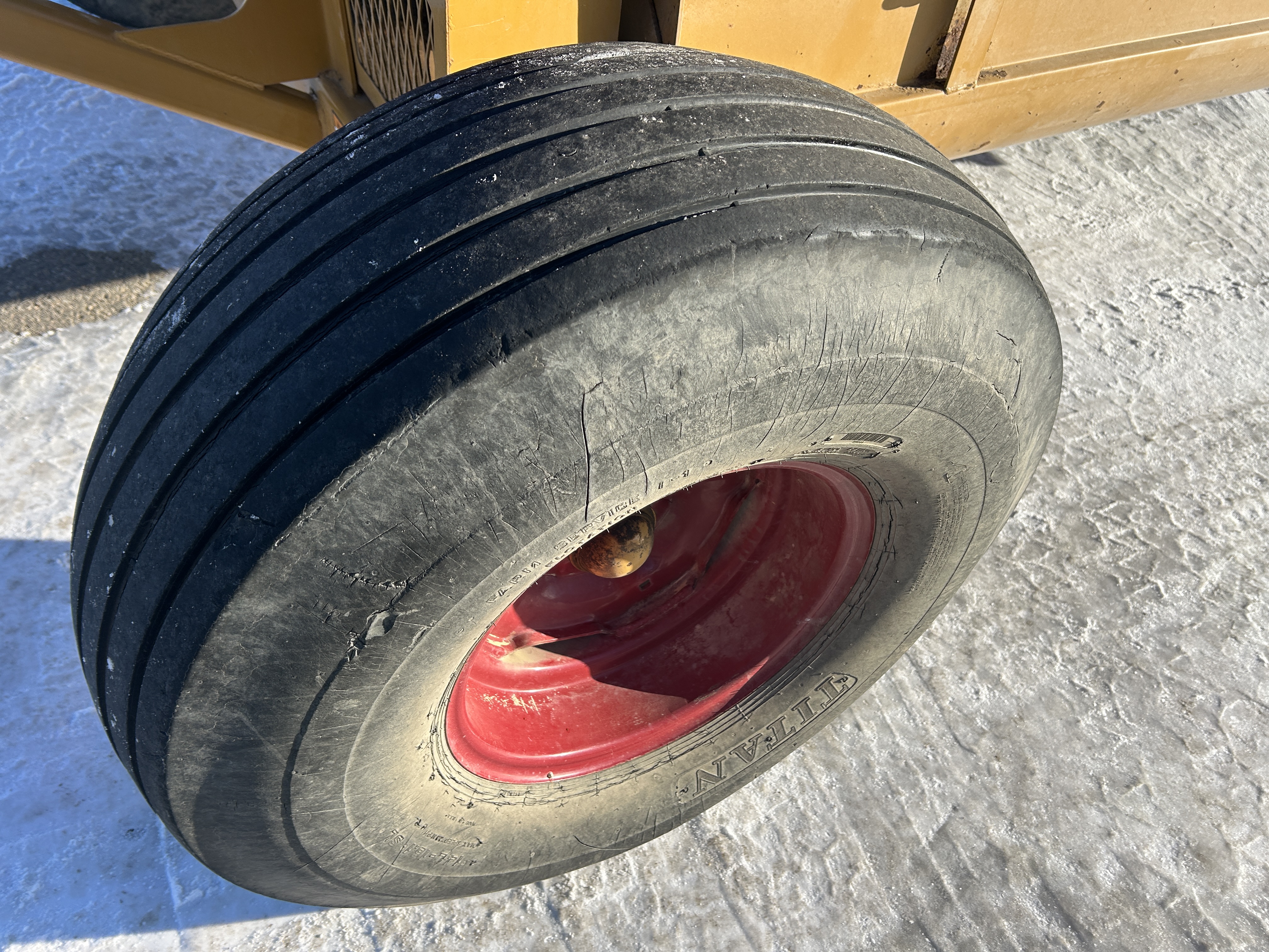 Haybuster 2564 Bale Processor