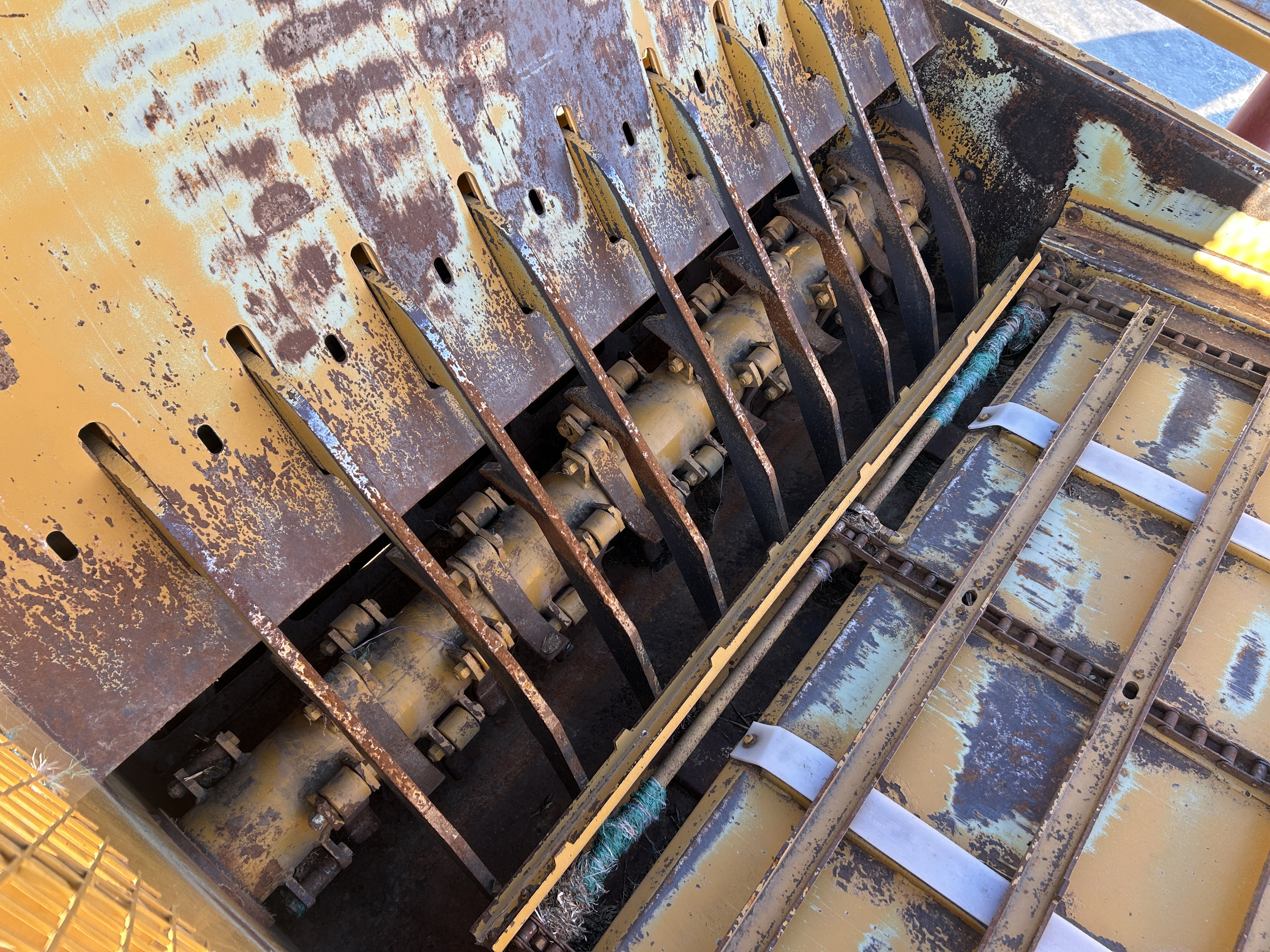 Haybuster 2564 Bale Processor