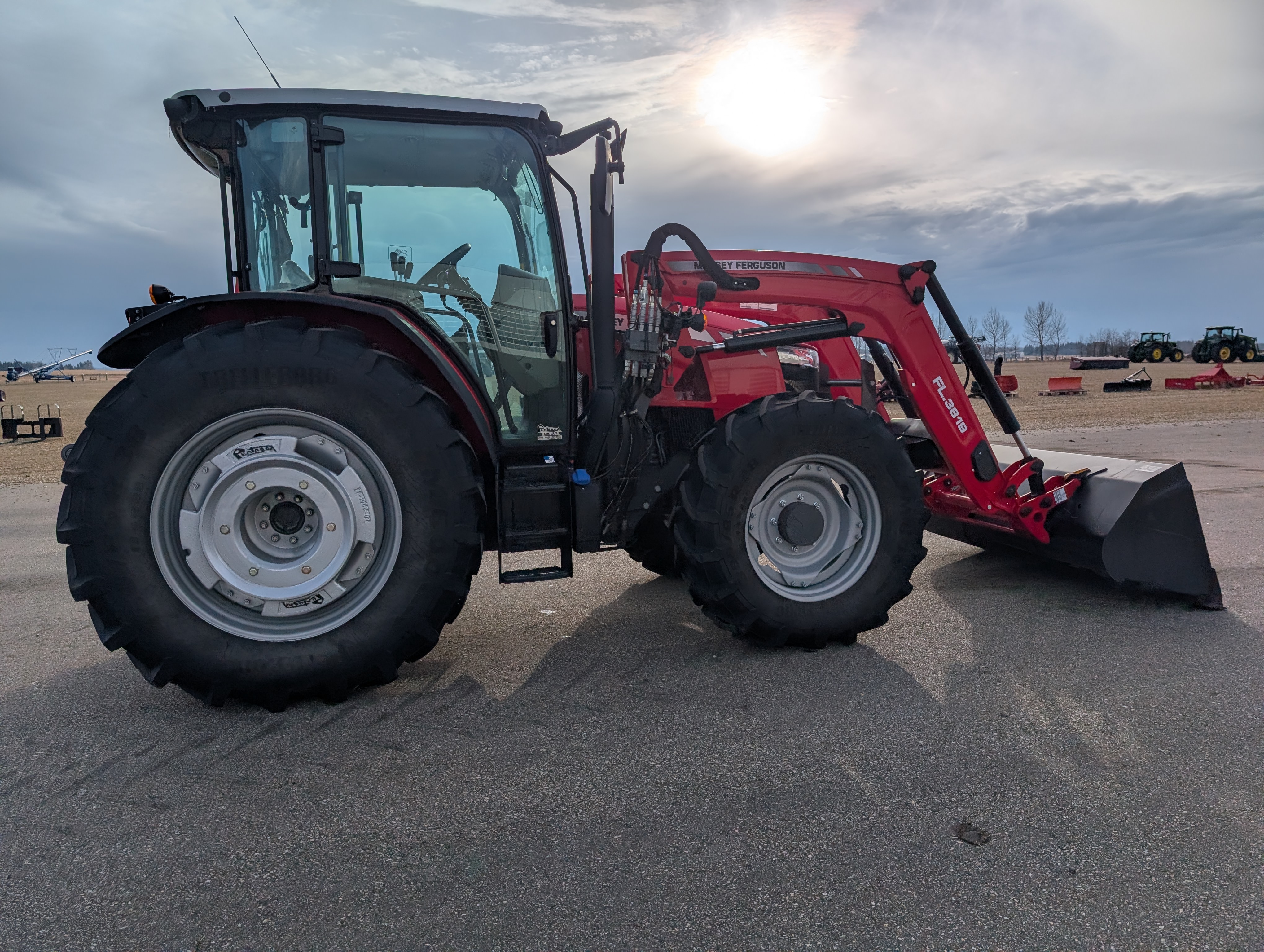 2023 Massey Ferguson 6713 Tractor