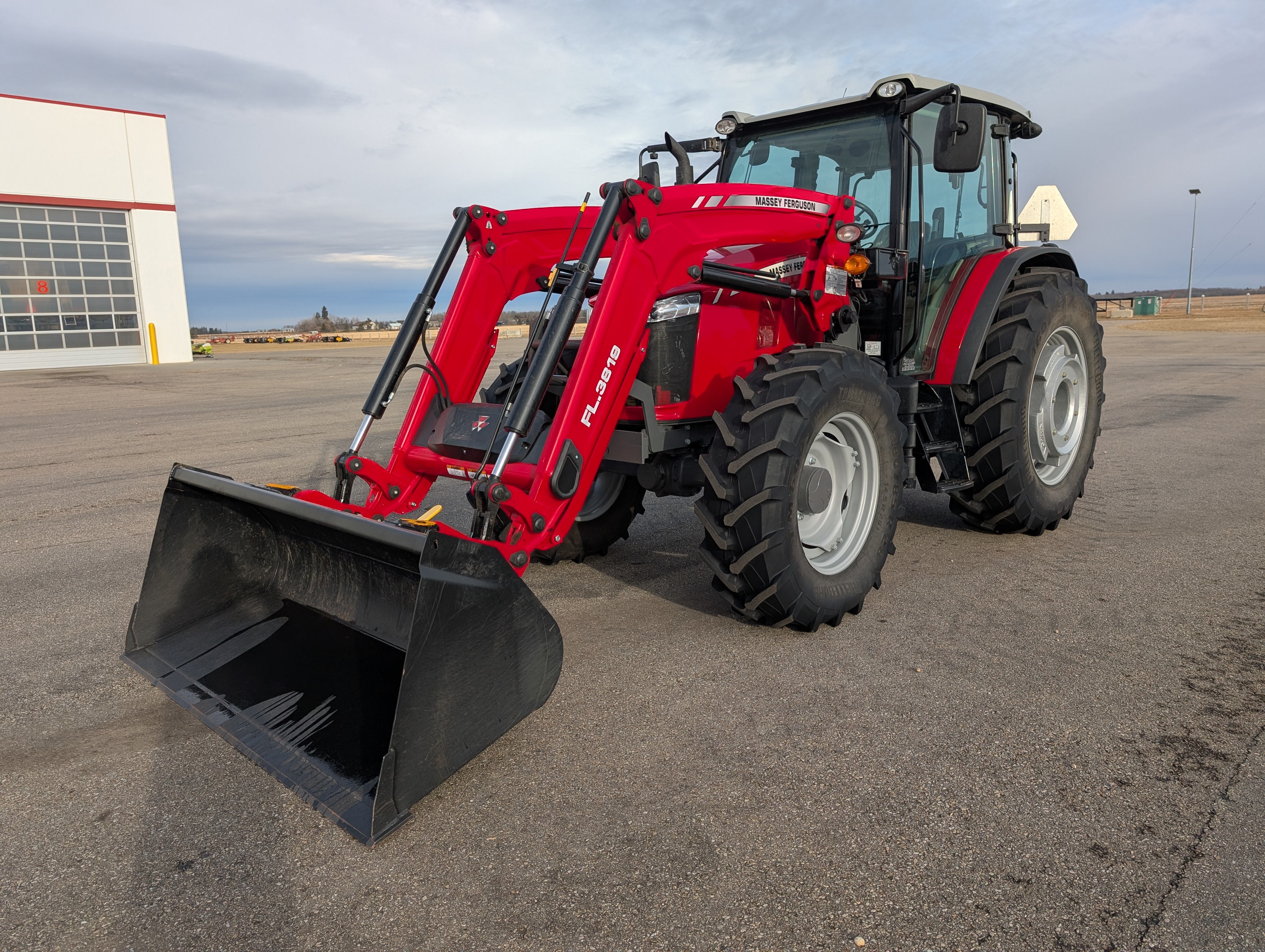 2023 Massey Ferguson 6713 Tractor